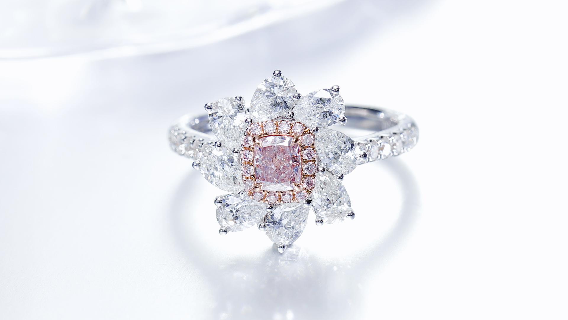 GIA Certified, 0.36ct Fancy Light Purplish Pink Cushion Shape Diamond Ring For Sale 1