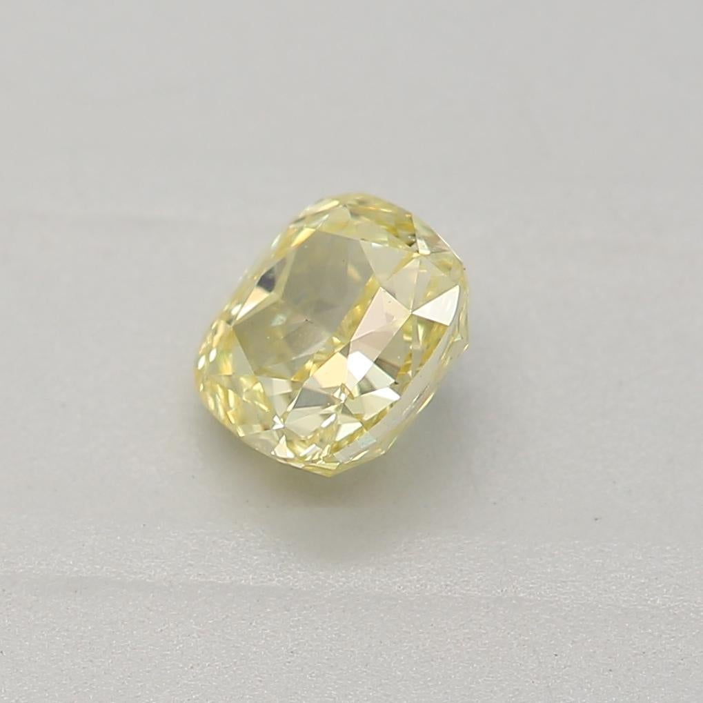 Taille coussin Diamant jaune intense de 0,39 carat de pureté SI1 certifié par le GIA en vente