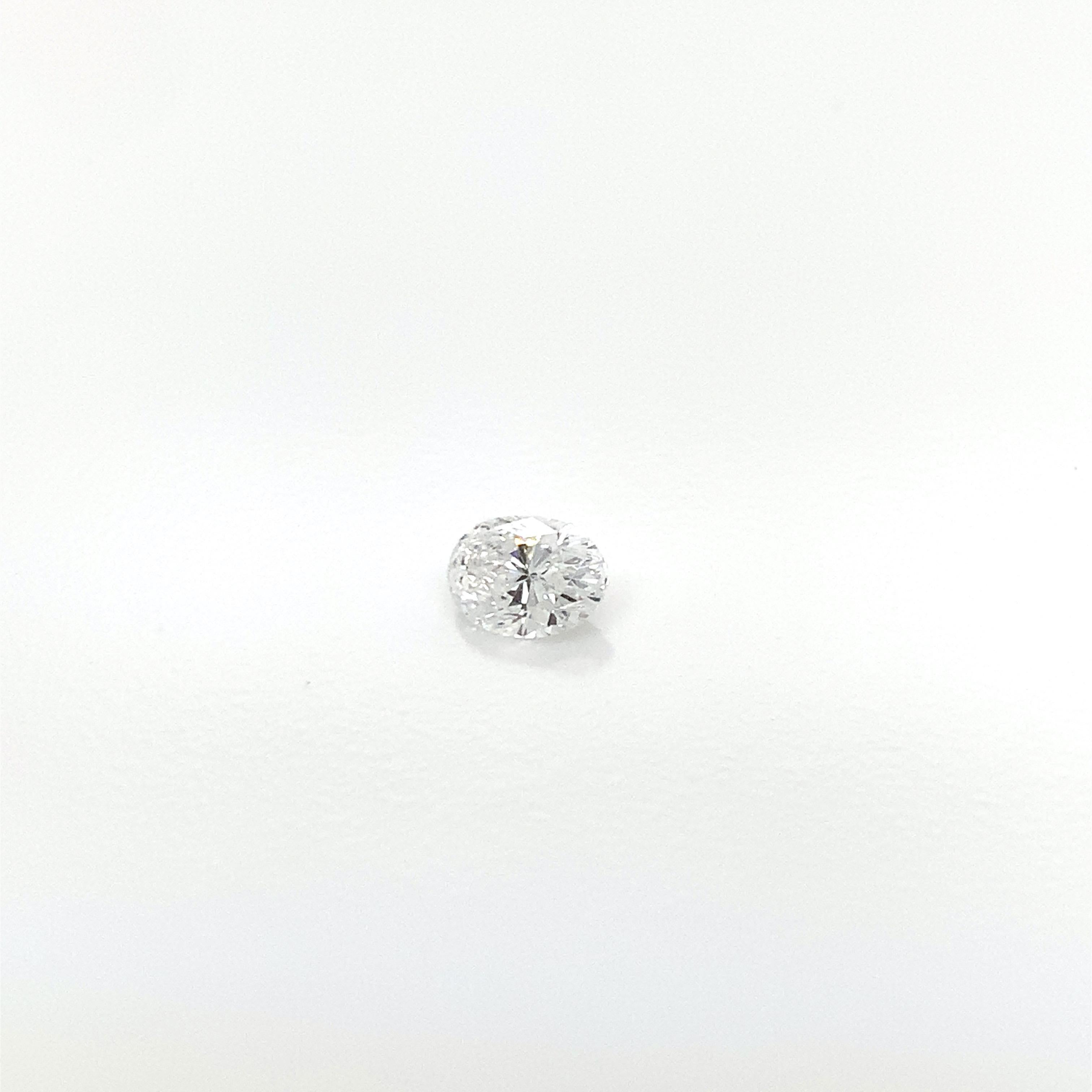 GIA Certified 0.39 Carat Oval Brilliant Diamond In New Condition For Sale In New York, NY