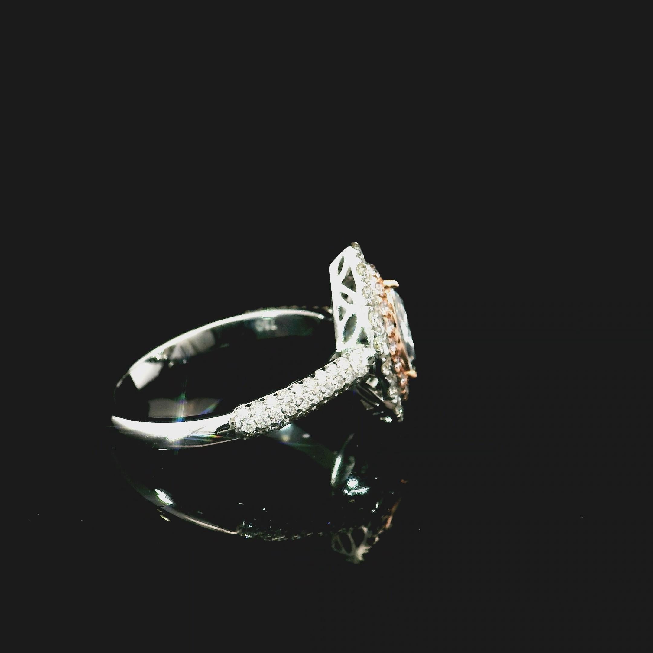 Anello con diamante certificato GIA da 0,39 carati di colore blu molto chiaro VS1 In condizioni Nuovo in vendita a บางรัก, TH