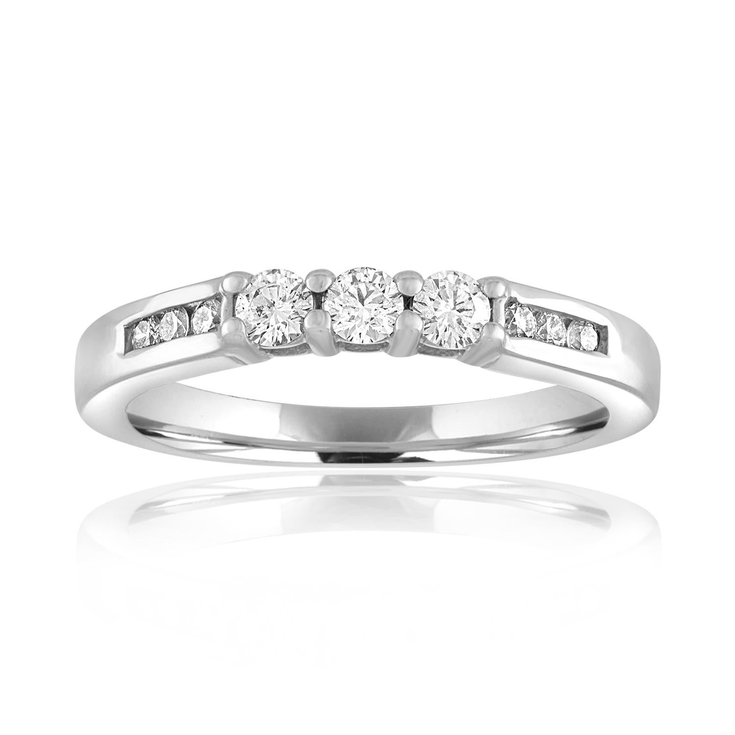 Round Cut GIA Certified 0.40 Carat Diamond Gold Engagement Band Set For Sale