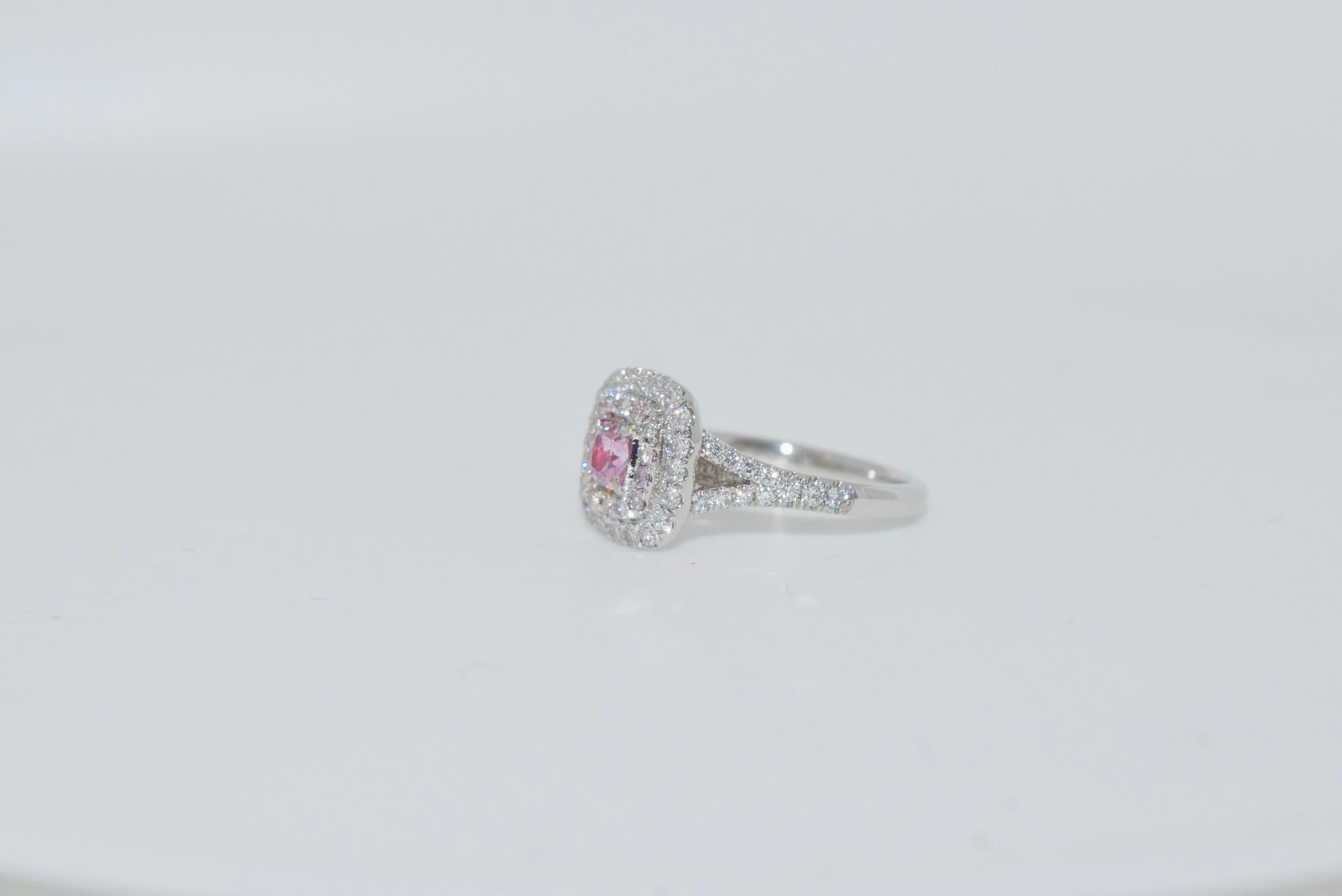 GIA Certified 0.40 Carat Faint Pink Diamond Ring SI1 Clarity For Sale 1