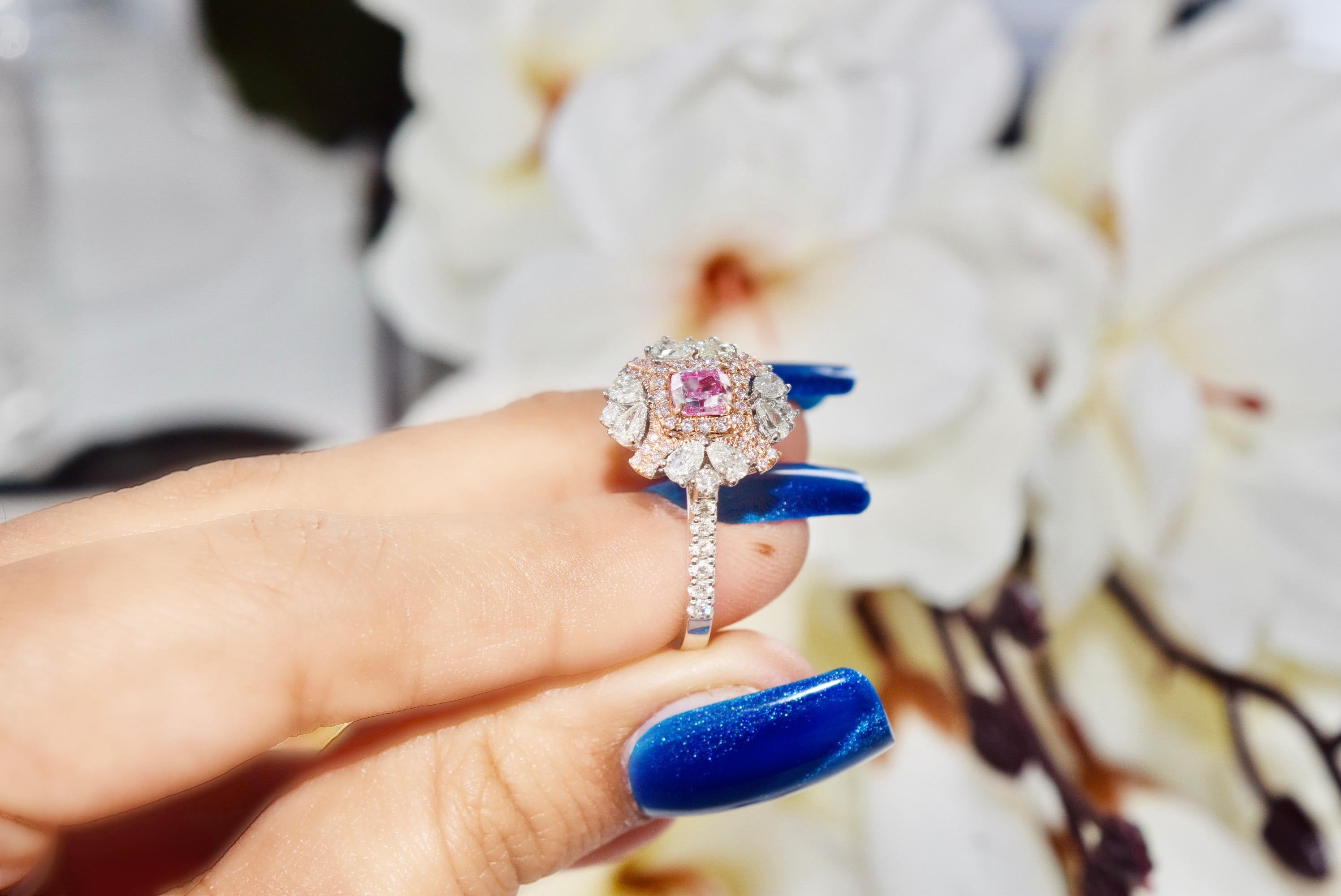 GIA Certified 0.40 Carat Faint Pink SI1 Clarity Diamond ring For Sale 3