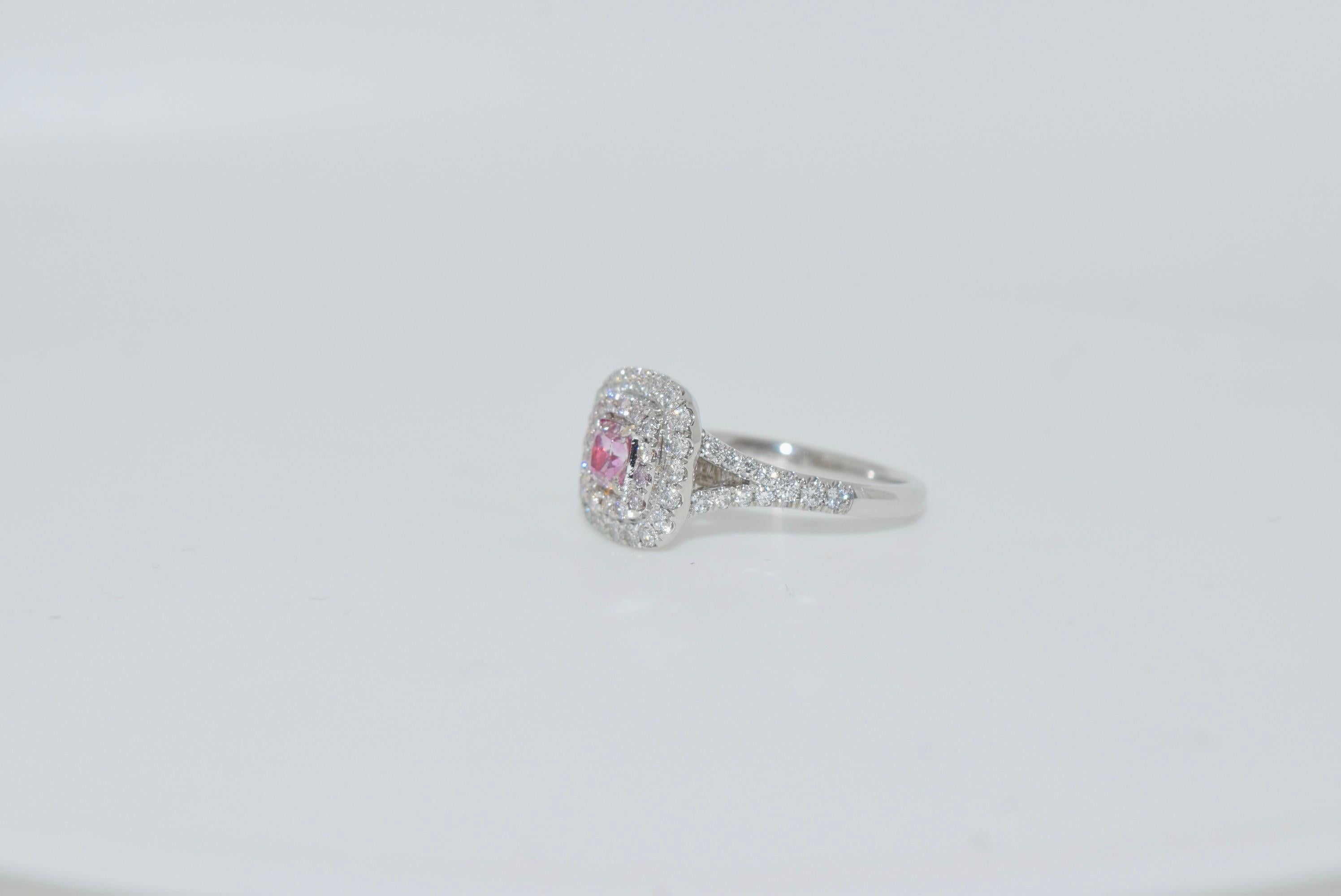 GIA Certified 0,40 Karat Faint Pink SI1 Clarity Diamantring im Angebot 7