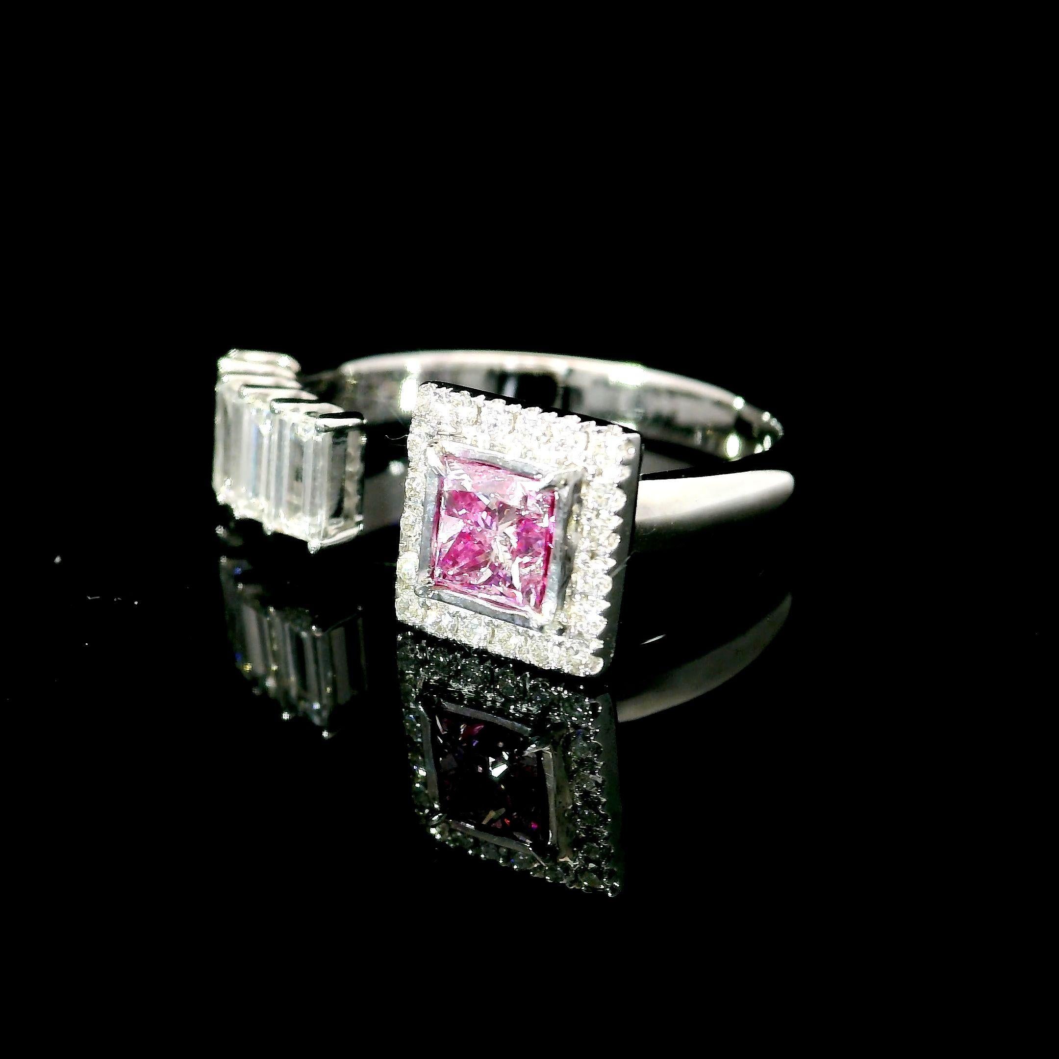 Anillo de diamantes con certificado GIA de 0,40 quilates de color marrón rosáceo tenue y claridad SI1 en Nuevo estado para la venta en บางรัก, TH