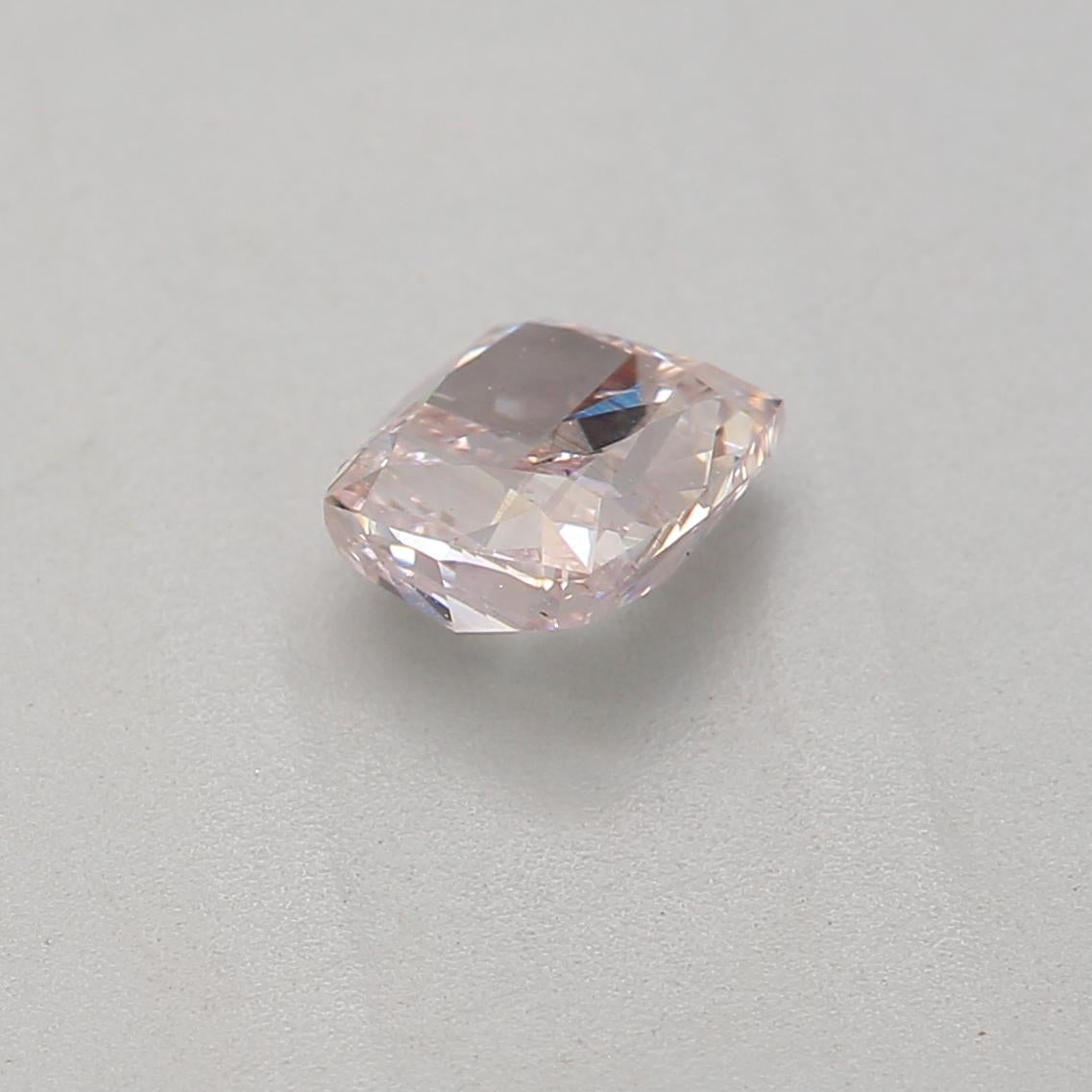 GIA Certified 0.40 Carat Fancy Light Pink SI Clarity Diamond In New Condition For Sale In บางรัก, TH