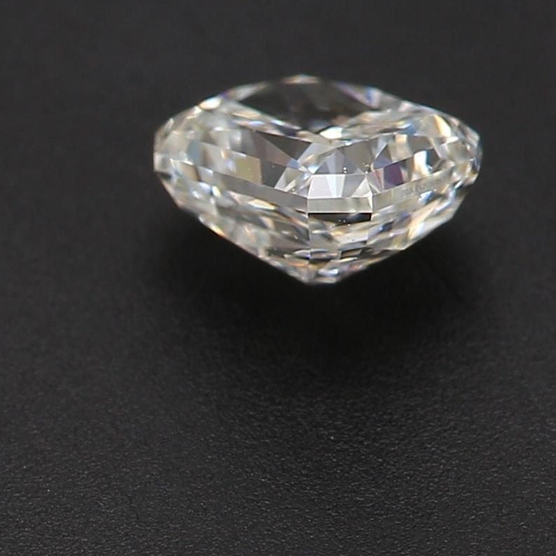 GIA Certified 0.40 Carat I Colour VVS1 Clarity Diamond In New Condition For Sale In บางรัก, TH