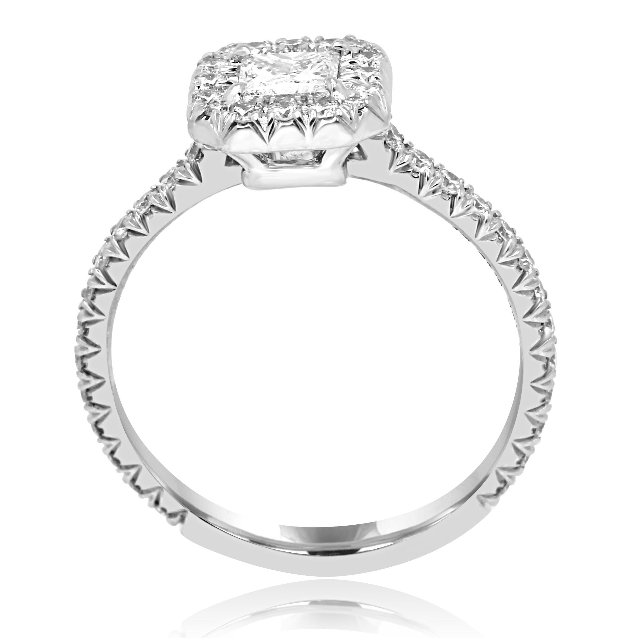 Modern GIA Certified Princess Diamond Halo 0.90 Carat Total Weight Gold Engagement Ring