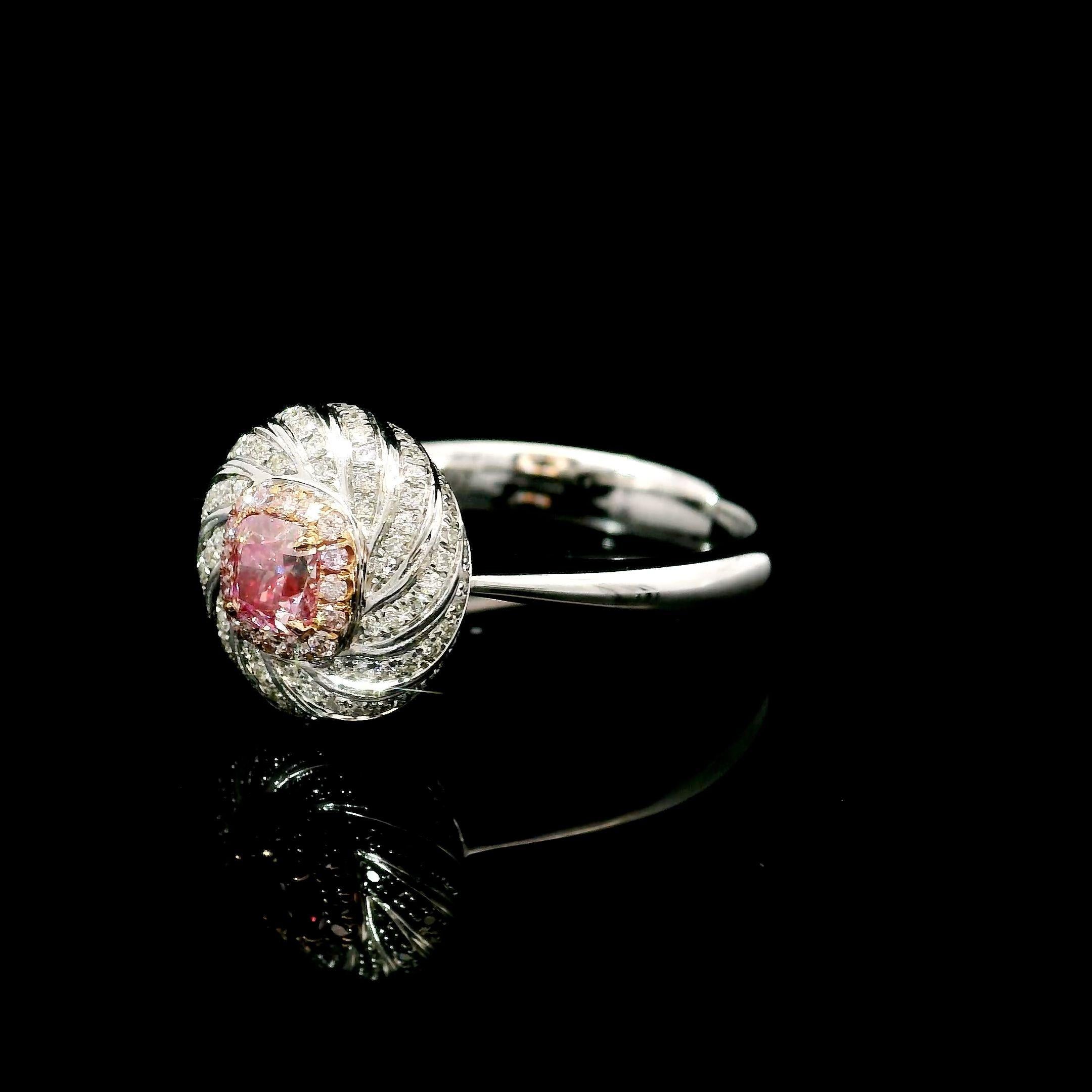 Anello con diamante certificato GIA da 0,40 carati di colore rosa molto chiaro con purezza SI1 In condizioni Nuovo in vendita a บางรัก, TH