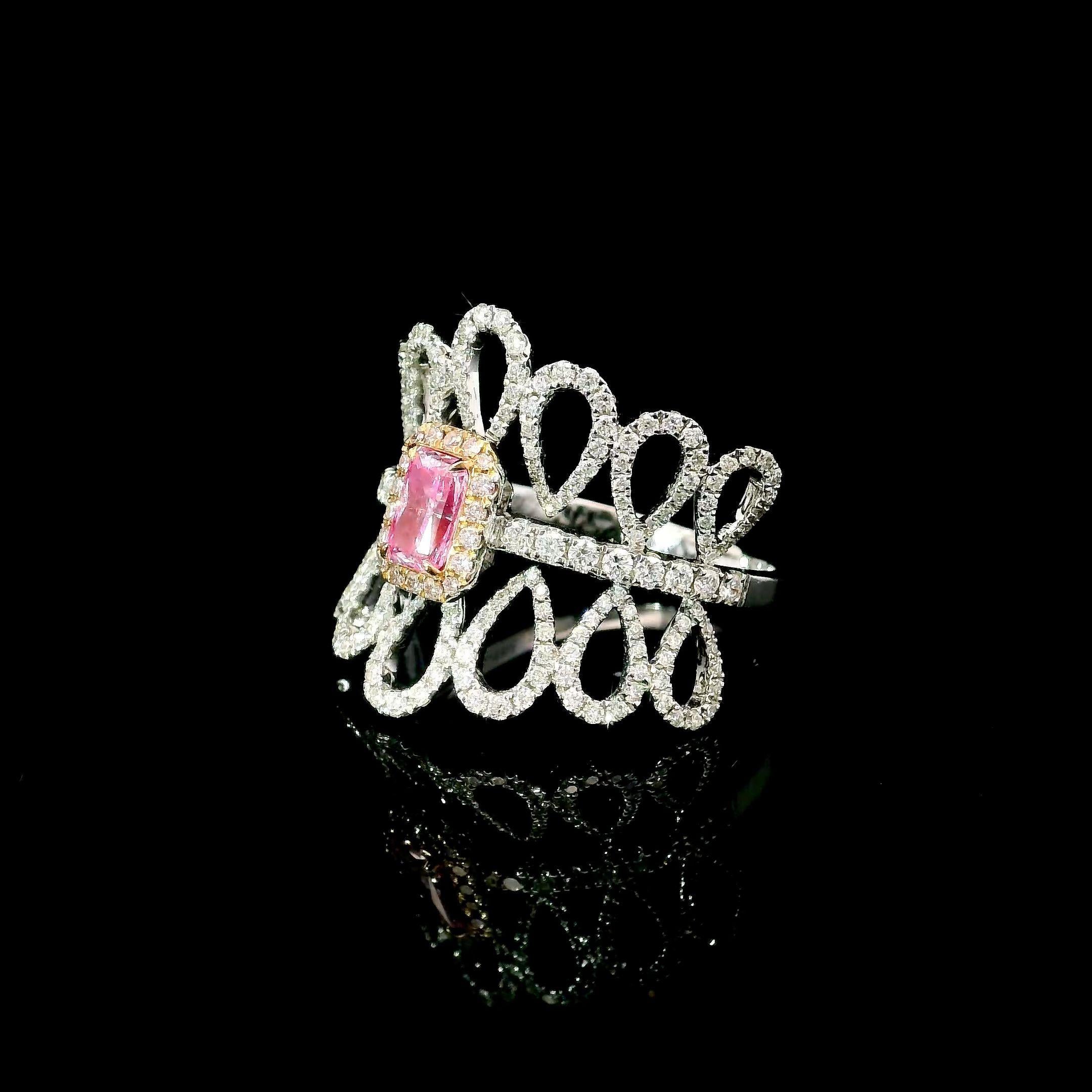 Anello con diamante certificato GIA da 0,40 carati di colore rosa molto chiaro con purezza SI2 In condizioni Nuovo in vendita a บางรัก, TH
