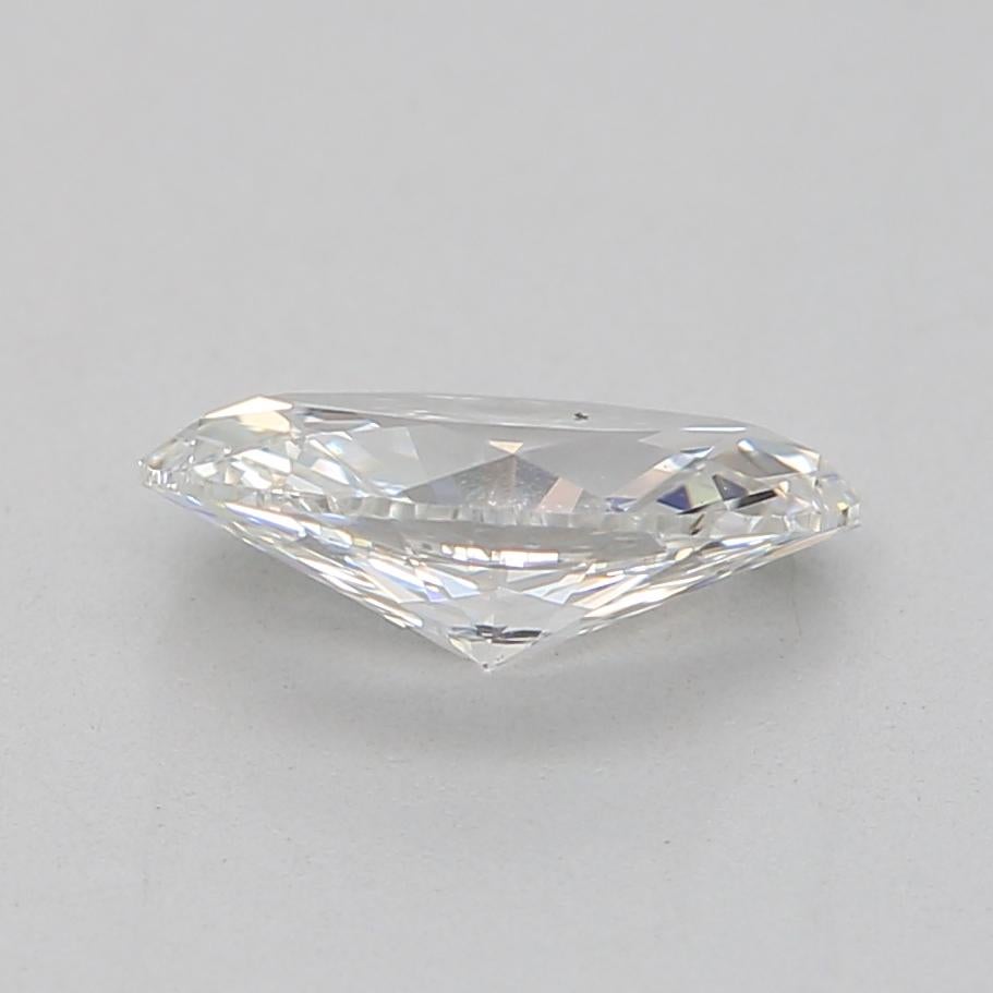 GIA Certified 0.40 Carat Very Light Yellow Green VS2 Clarity Diamond In New Condition For Sale In บางรัก, TH