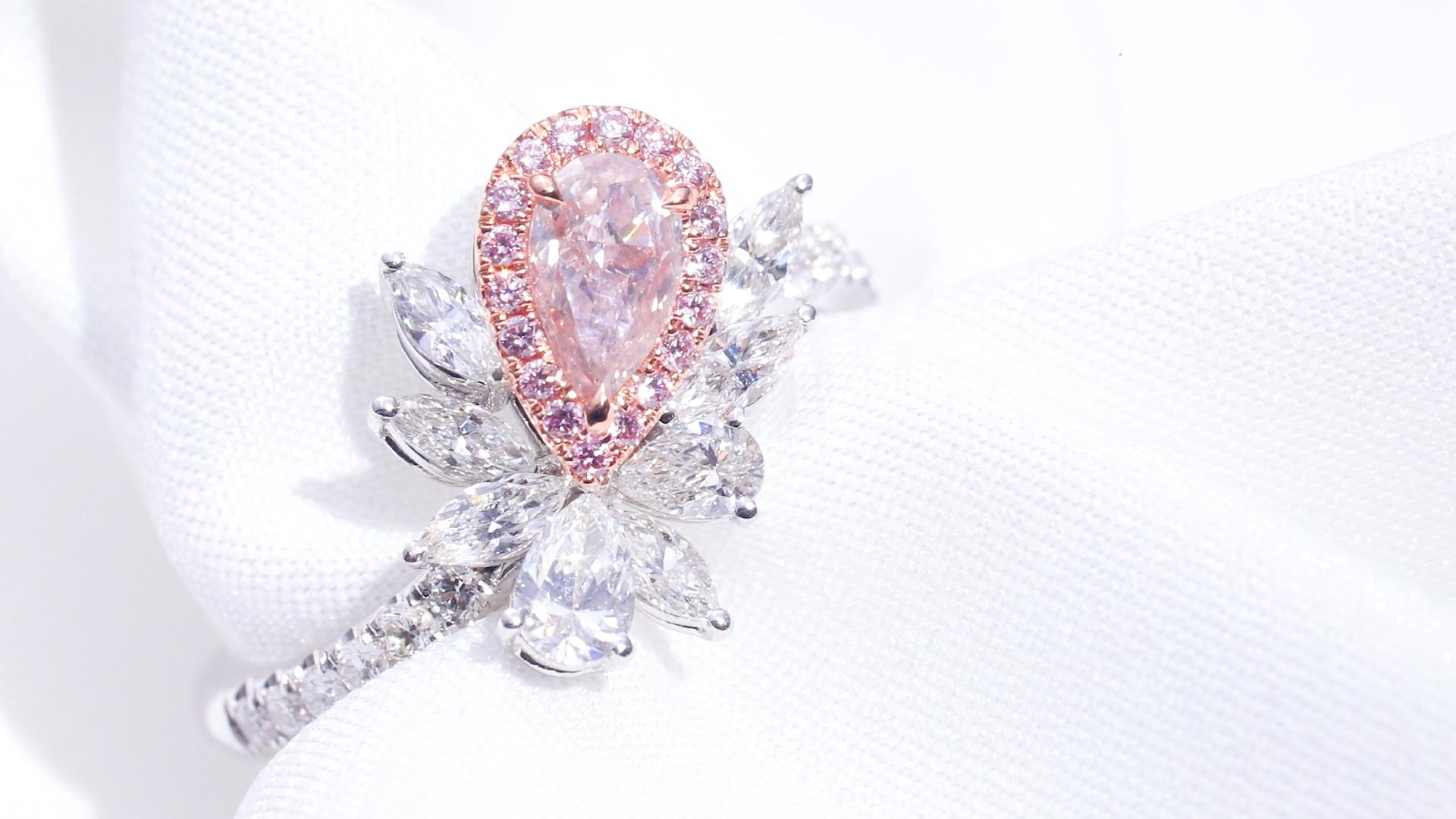Contemporain Bague en diamant de couleur naturelle certifié GIA, 0,40 carat en forme de poire rose Light, de couleur naturelle en vente