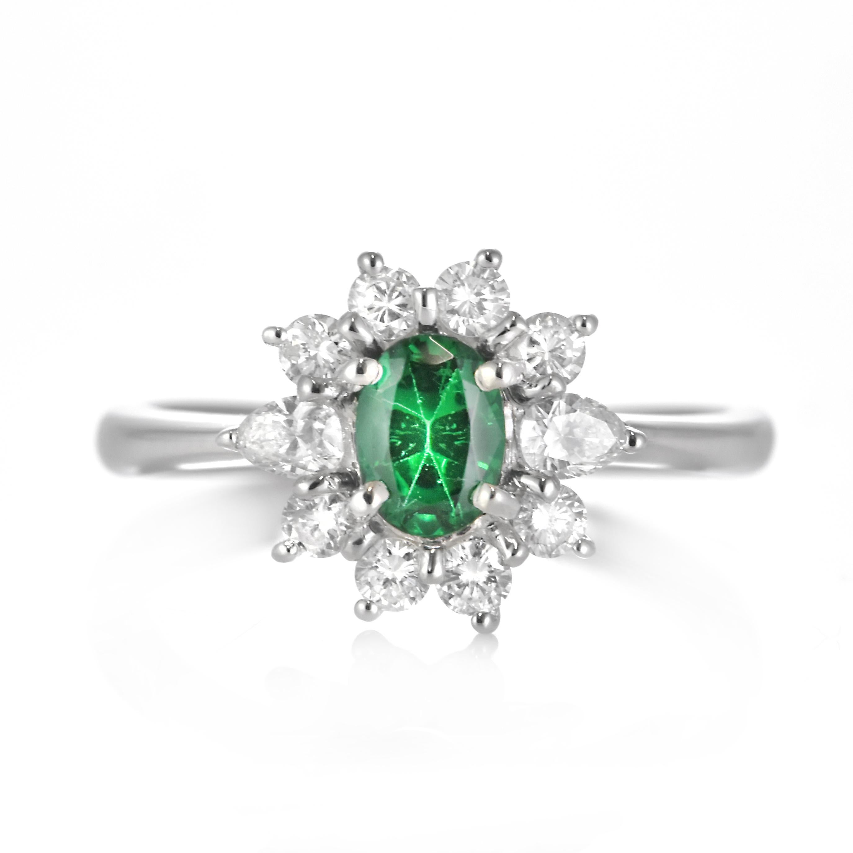 Ein atemberaubender Ring mit einem GIA-zertifizierten 0,42 Karat natürlichen, ölfreien Smaragden und 0,48 Karat Diamanten in Platin eingefasst. Seit Tausenden von Jahren bewundern die Menschen das Grün des Smaragds. Smaragde werden seit jeher mit