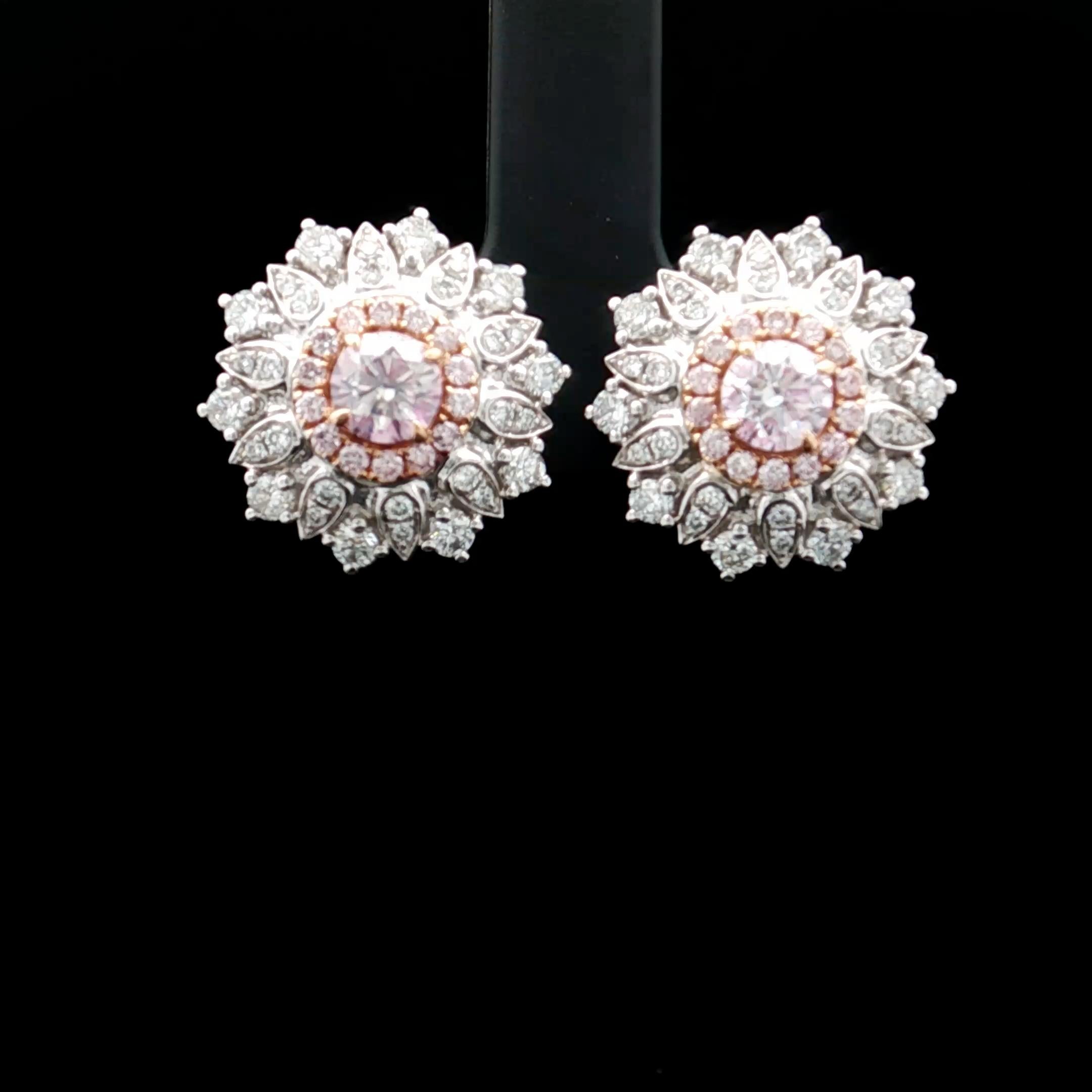 Orecchini con diamanti certificati GIA 0,41 CT Faint Pink VS2/0,40 CT Faint Pink VS2 in vendita 6