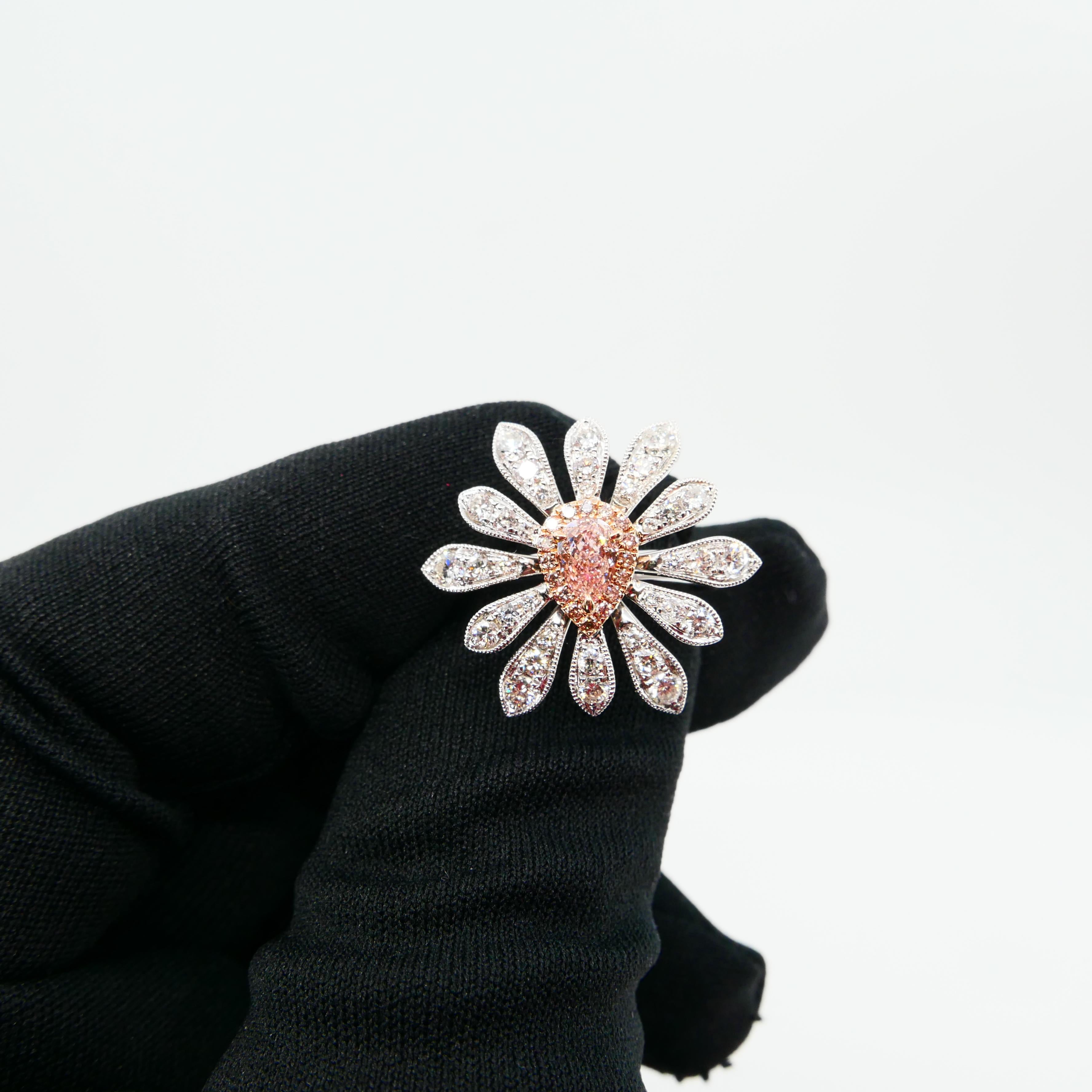 GIA-zertifizierter 0,42 Karat Fancy Orangy Pink Diamond Flower Cocktail Ring (Tropfenschliff) im Angebot