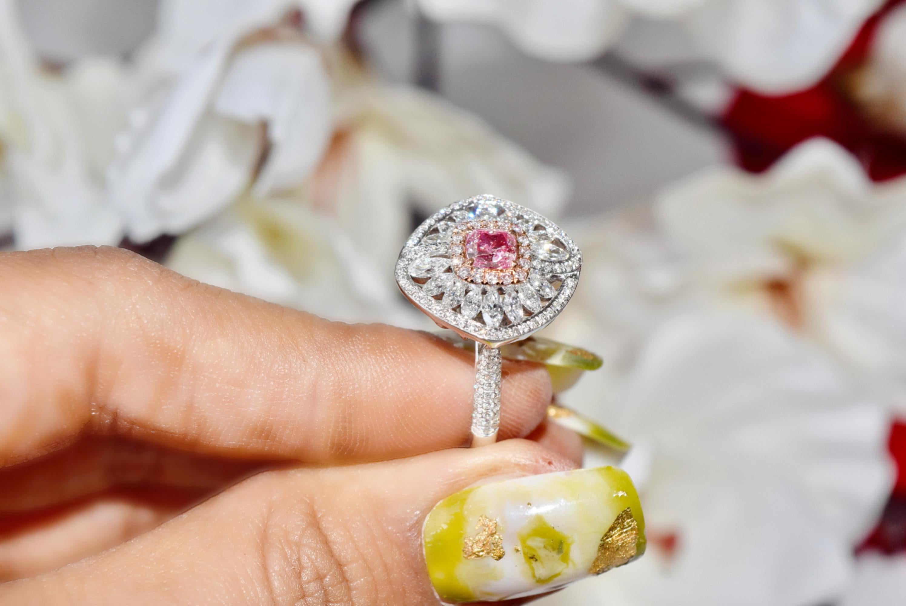 Anello con diamante certificato GIA da 0,43 carati di colore rosa tenue con purezza I2 in vendita 6