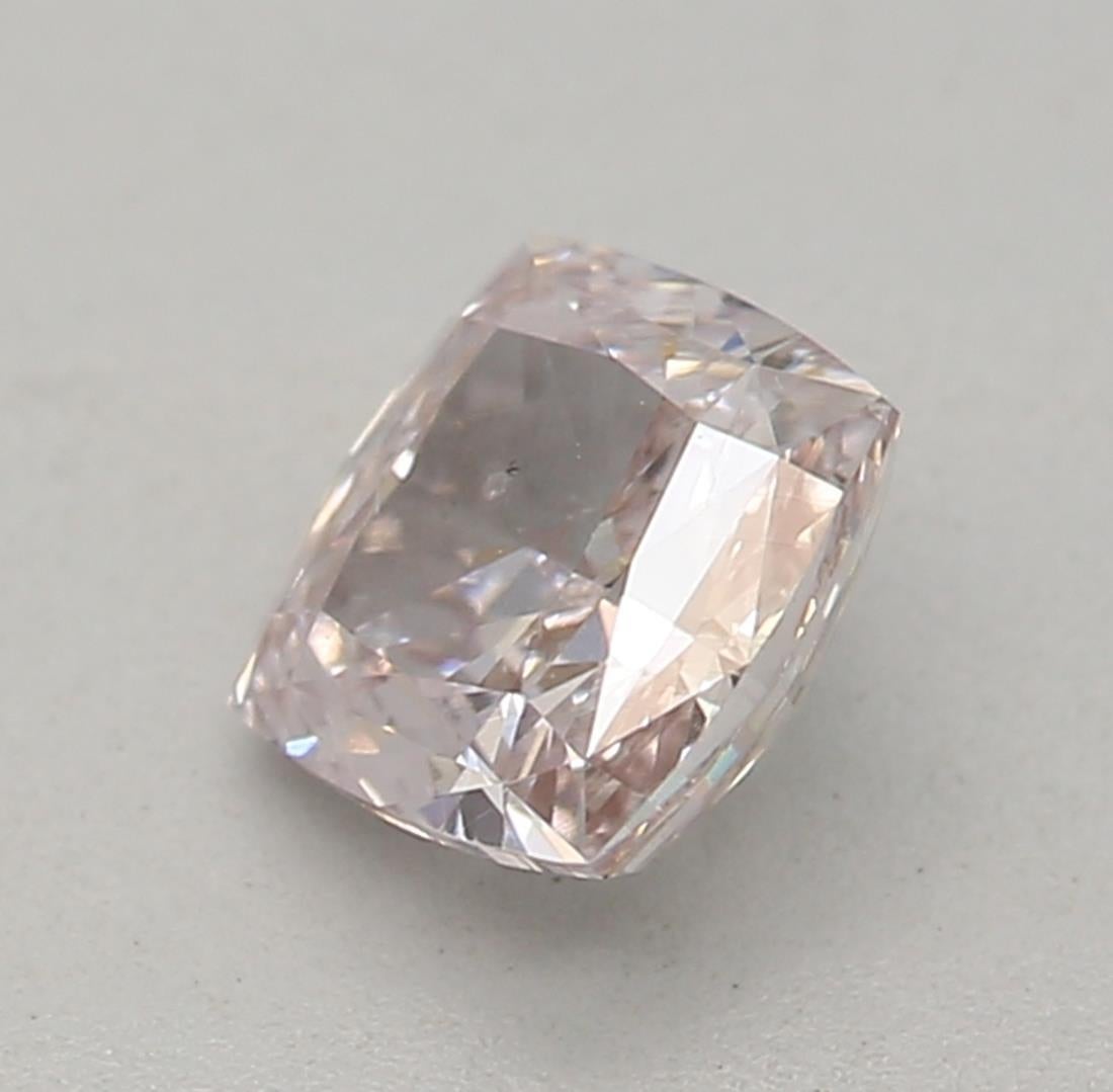Taille coussin Diamant rose orangé clair de 0,43 carat de pureté SI1 certifié par le GIA en vente