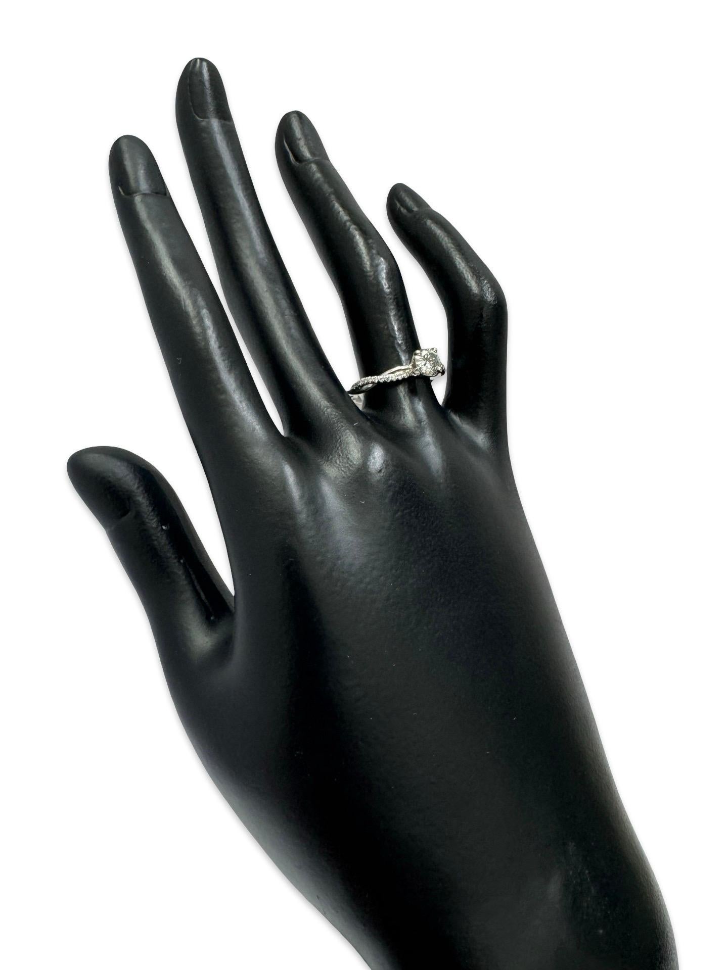 De las mujeres Anillo de diamante gris tenue natural de 0,43 quilates certificado por el GIA Oro blanco de 14 quilates en venta