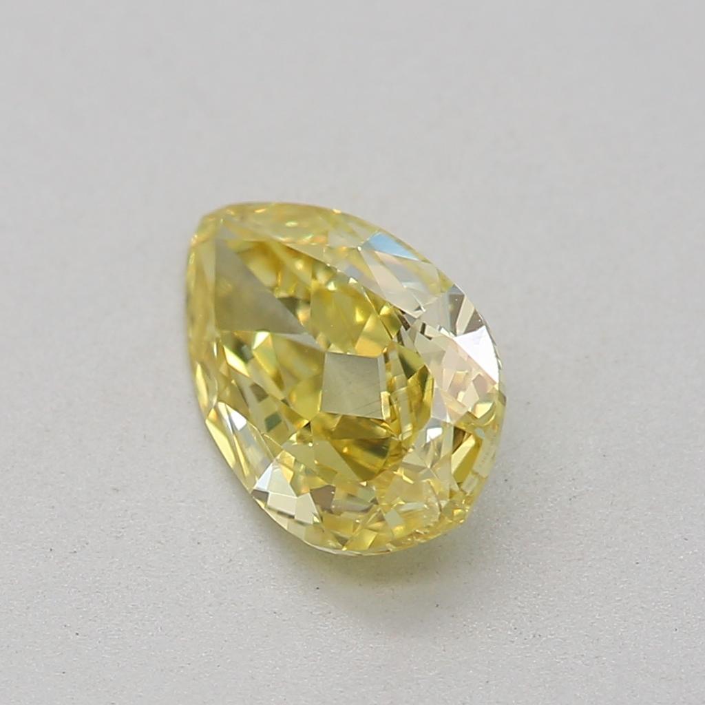 Taglio a goccia Diamante certificato GIA da 0,45 carati di colore giallo intenso, purezza SI1 in vendita
