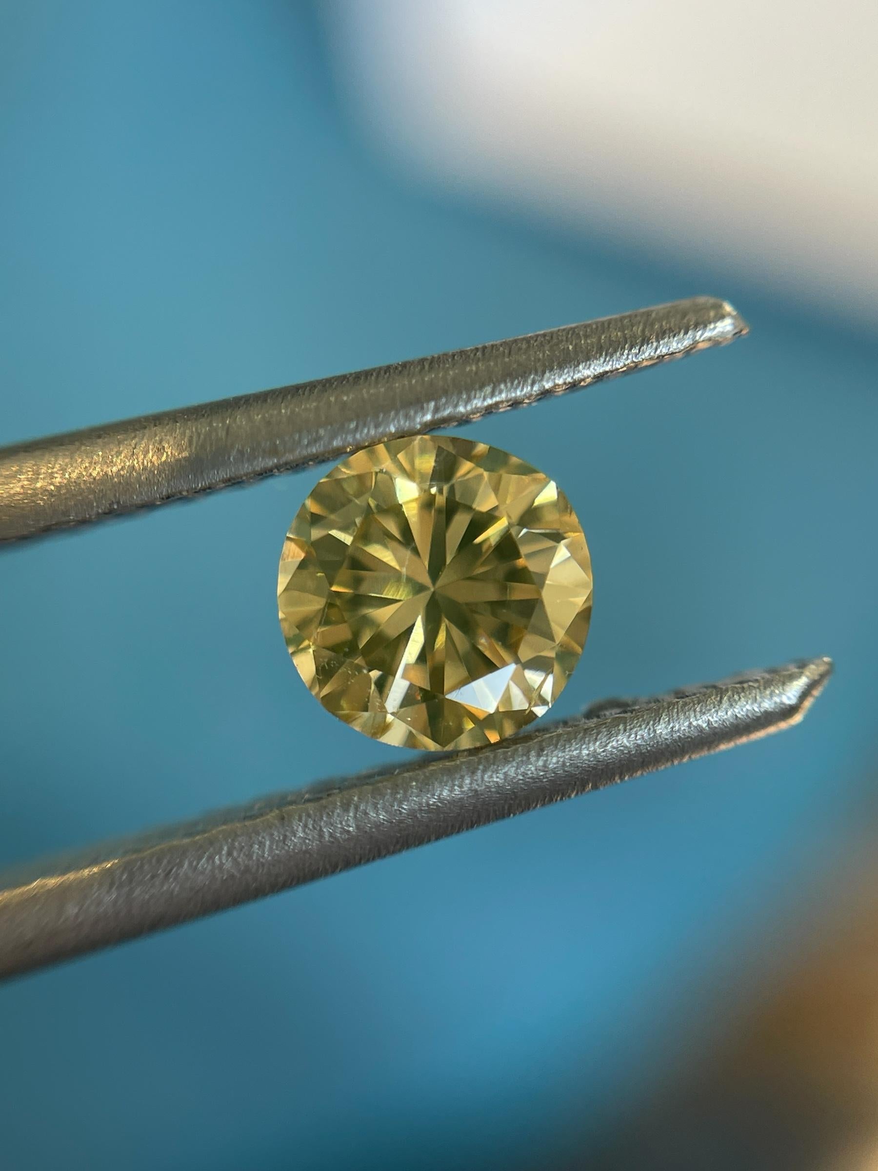 GIA Certified 0.45ct Fancy Yellow Round SI1 Natural Diamond In Excellent Condition For Sale In New York, NY