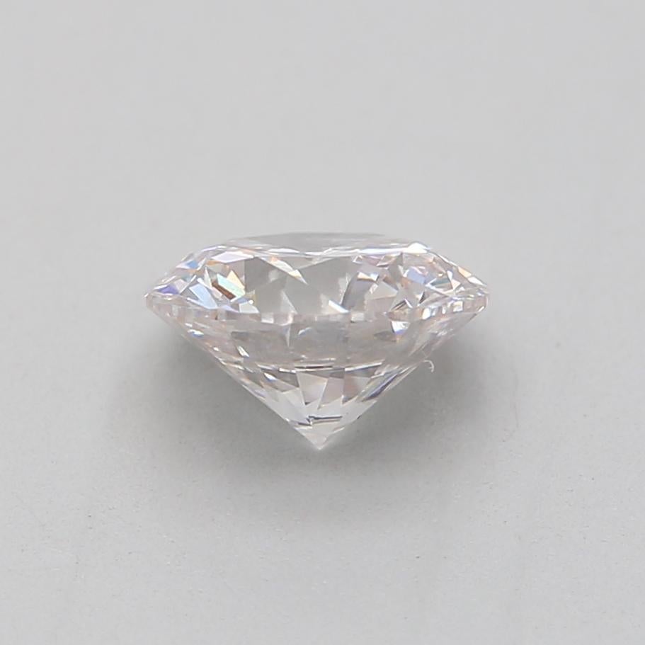 GIA Certified 0.46 Carat Faint Pink VS2 Clarity Diamond In New Condition For Sale In บางรัก, TH