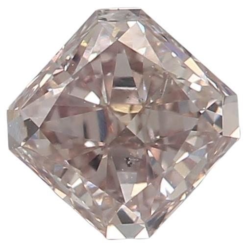 Diamante certificado por GIA de 0,46 quilates de color rosa pardusco fantasía con claridad SI2