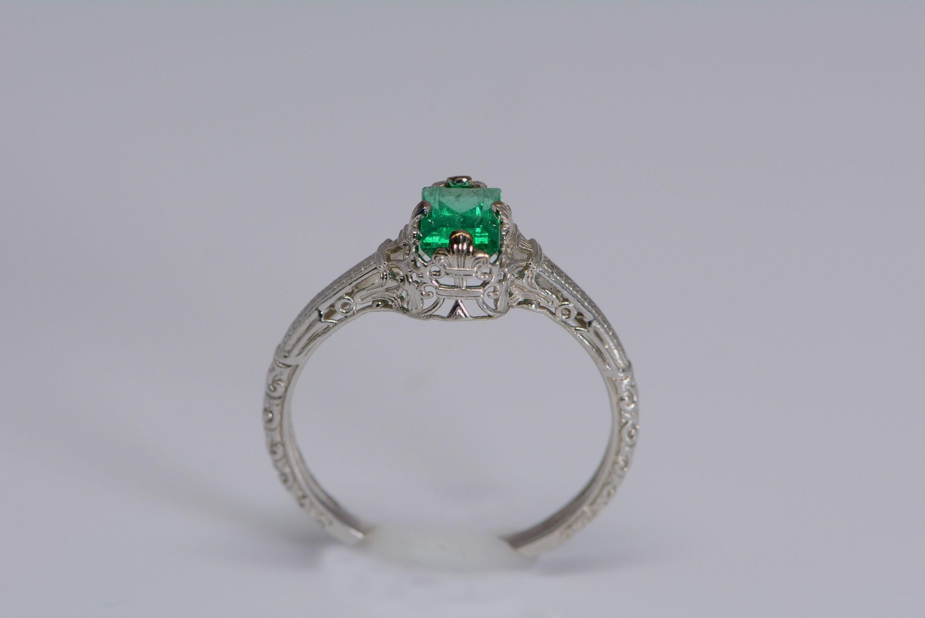 Women's GIA Certified 0.50 Carat Columbian Emerald Art Deco Ring