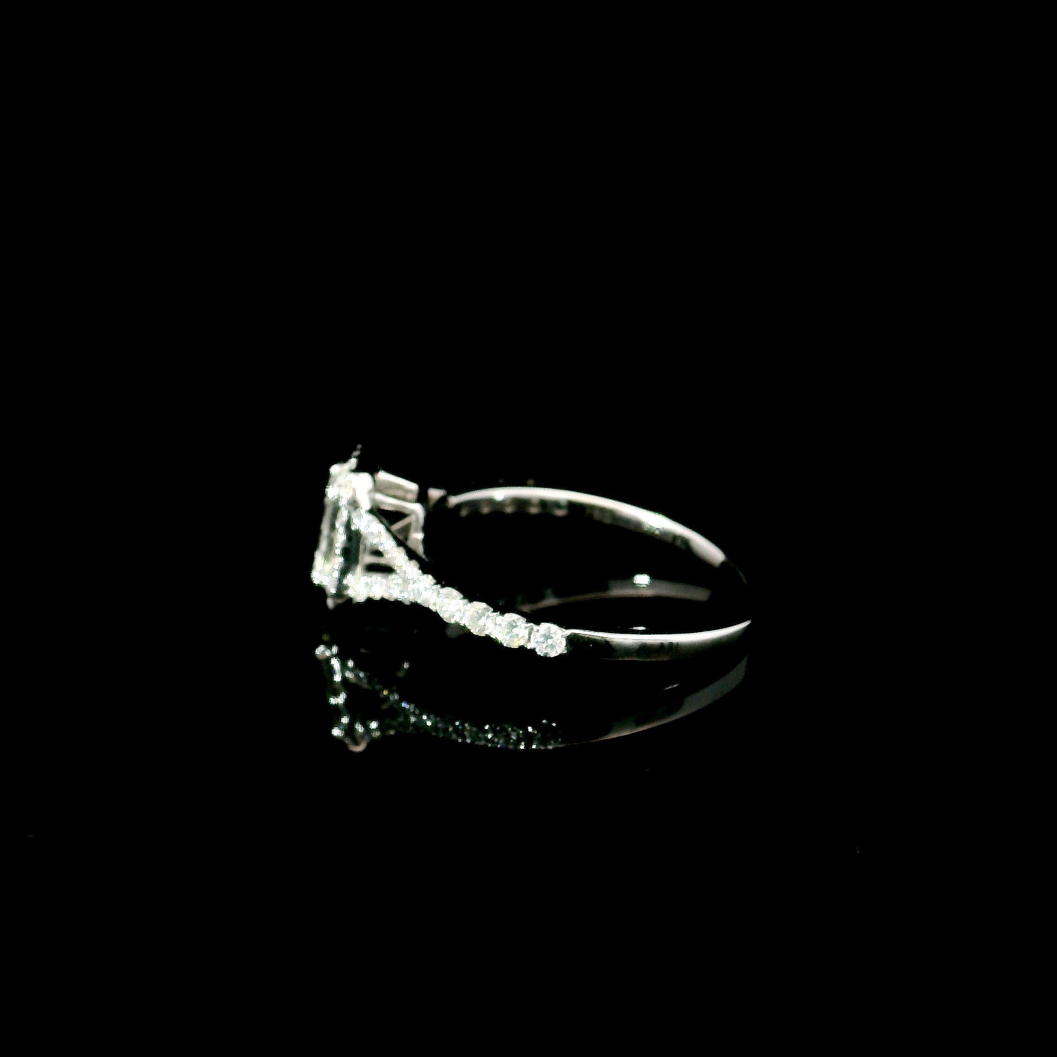 GIA Certified 0.50 Carat F Colour VS2 Clarity Diamond Ring For Sale 1