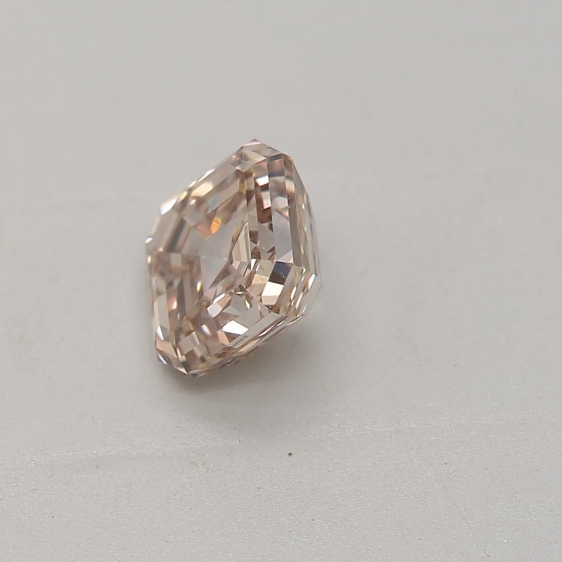 Taglio radiant Diamante certificato GIA da 0,50 carati di colore marrone rosato VVS2 di chiarezza in vendita
