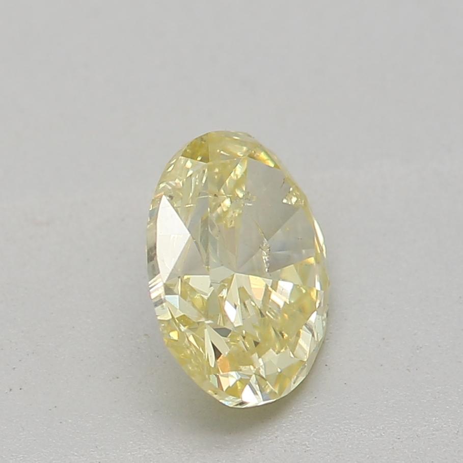 Diamant jaune fantaisie de 0,50 carat de pureté I1 certifié GIA Unisexe en vente