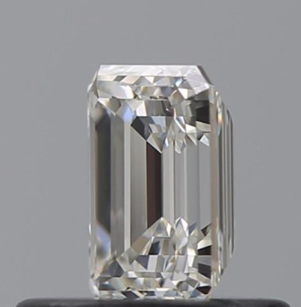 Emerald Cut GIA Certified 0.50 Carat H Colour vvs1 Clarity Diamond For Sale
