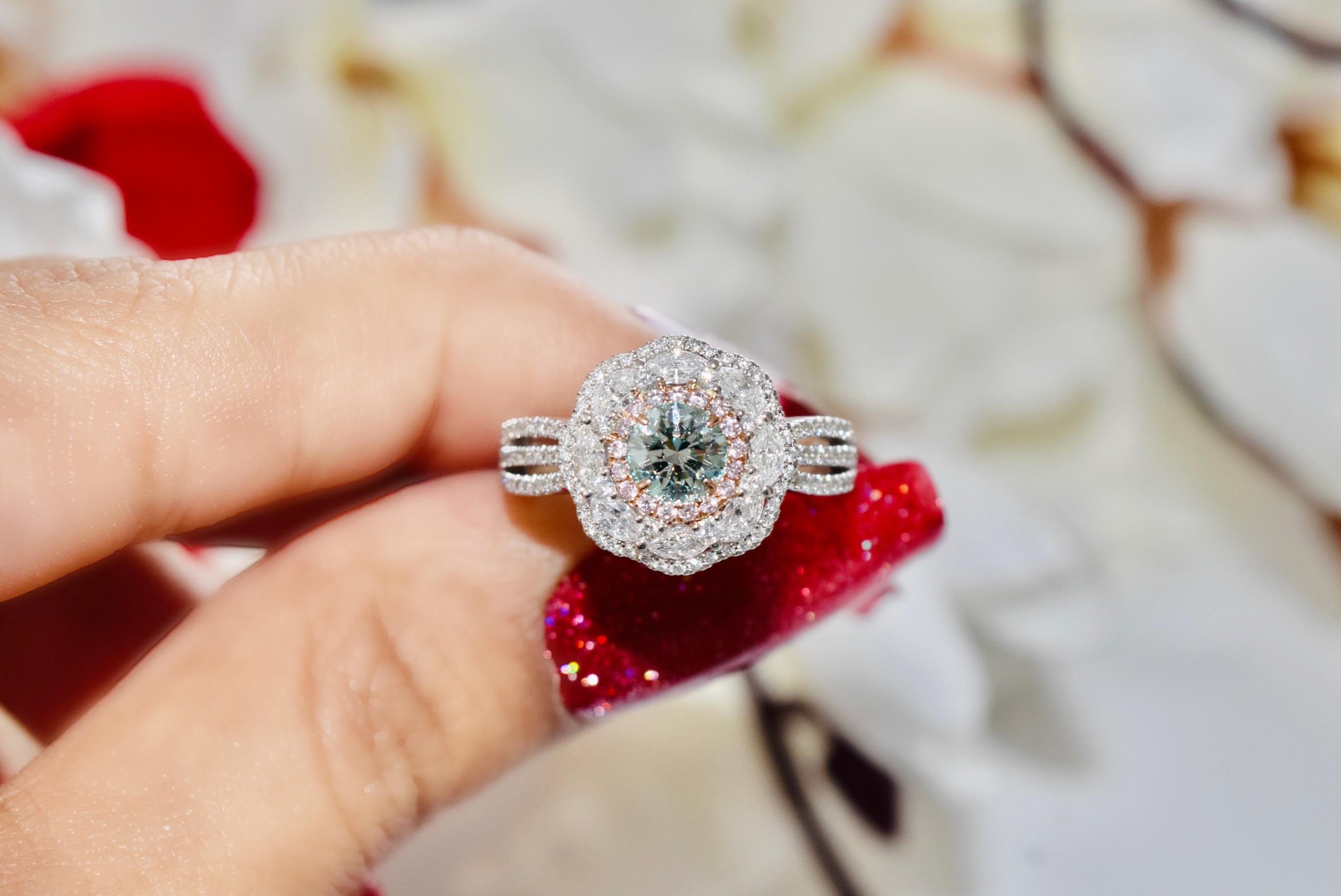 **100% NATURAL FANCY COLOUR DIAMOND JEWELRY**

✪ Jewelry Details ✪

♦ MAIN STONE DETAILS

➛ Stone Shape: Round
➛ Stone Color: Very light green-yellow
➛ Stone Weight: 0.50 carats
➛ Clarity: SI1
➛ GIA certified

♦ SIDE STONE DETAILS

➛ Side pink