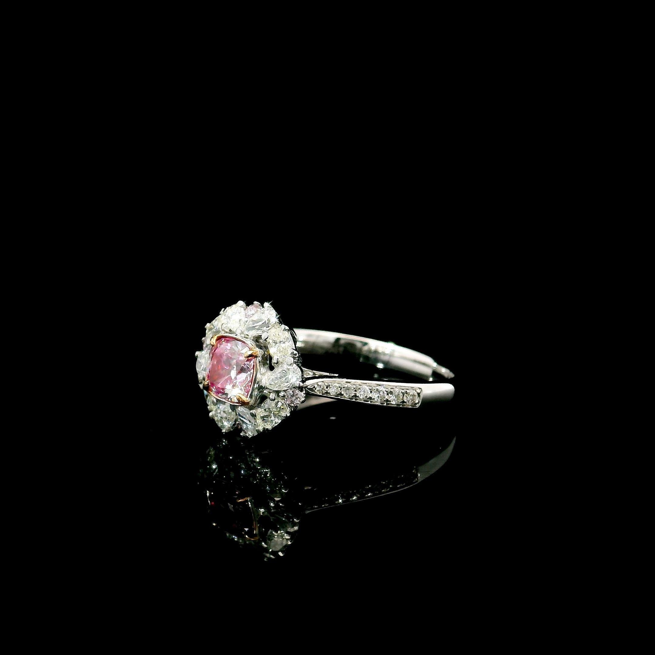 GIA Certified 0.50 Carat Very Light Pink VS2 Clarity Diamond Ring In New Condition For Sale In บางรัก, TH