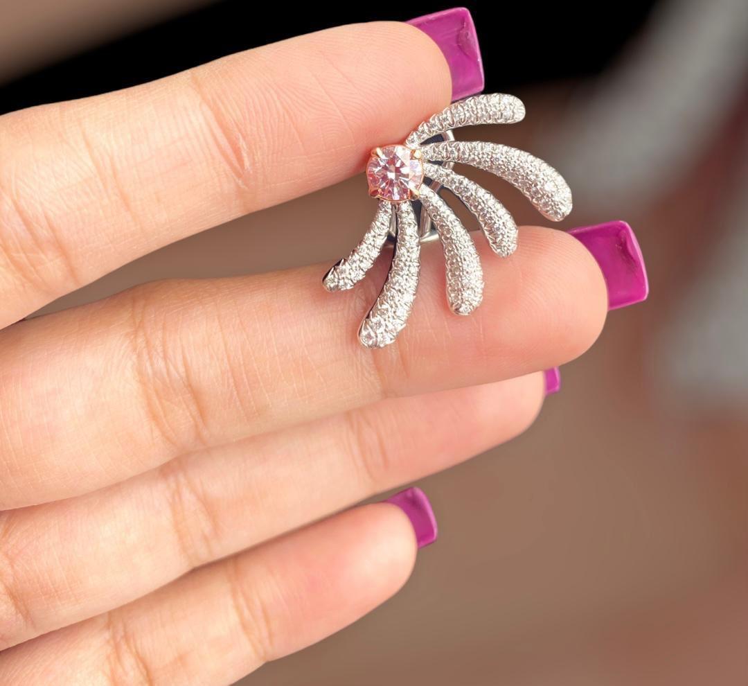 GIA Certified 0.50 CT Faint Pink SI1 /0.50 CT Faint Pink SI2 Diamond Earrings In New Condition For Sale In บางรัก, TH
