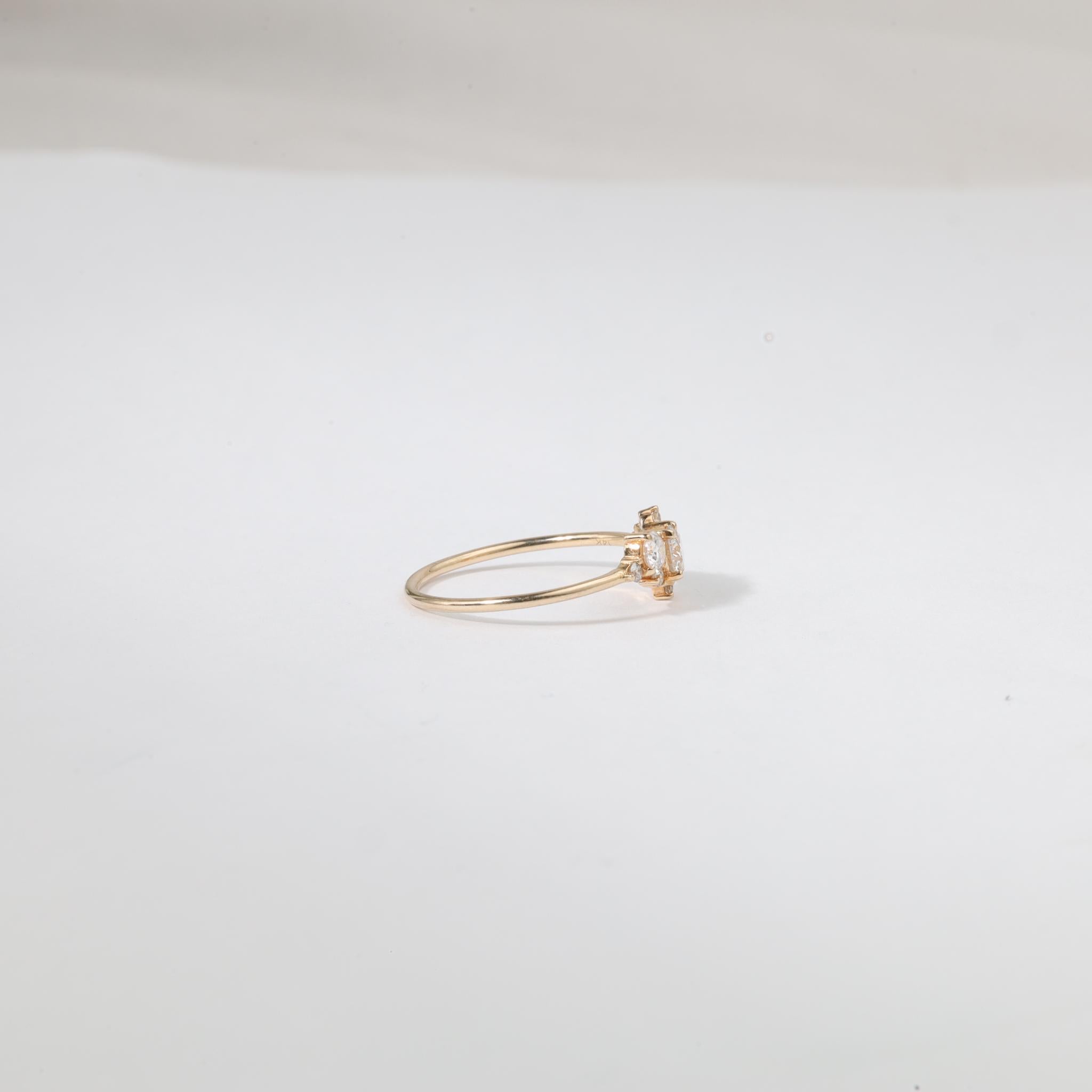 Verlobungsring aus 18 Karat Gelbgold mit GIA-zertifiziertem 0,50 Karat rundem Diamant-Cluster im Angebot 6