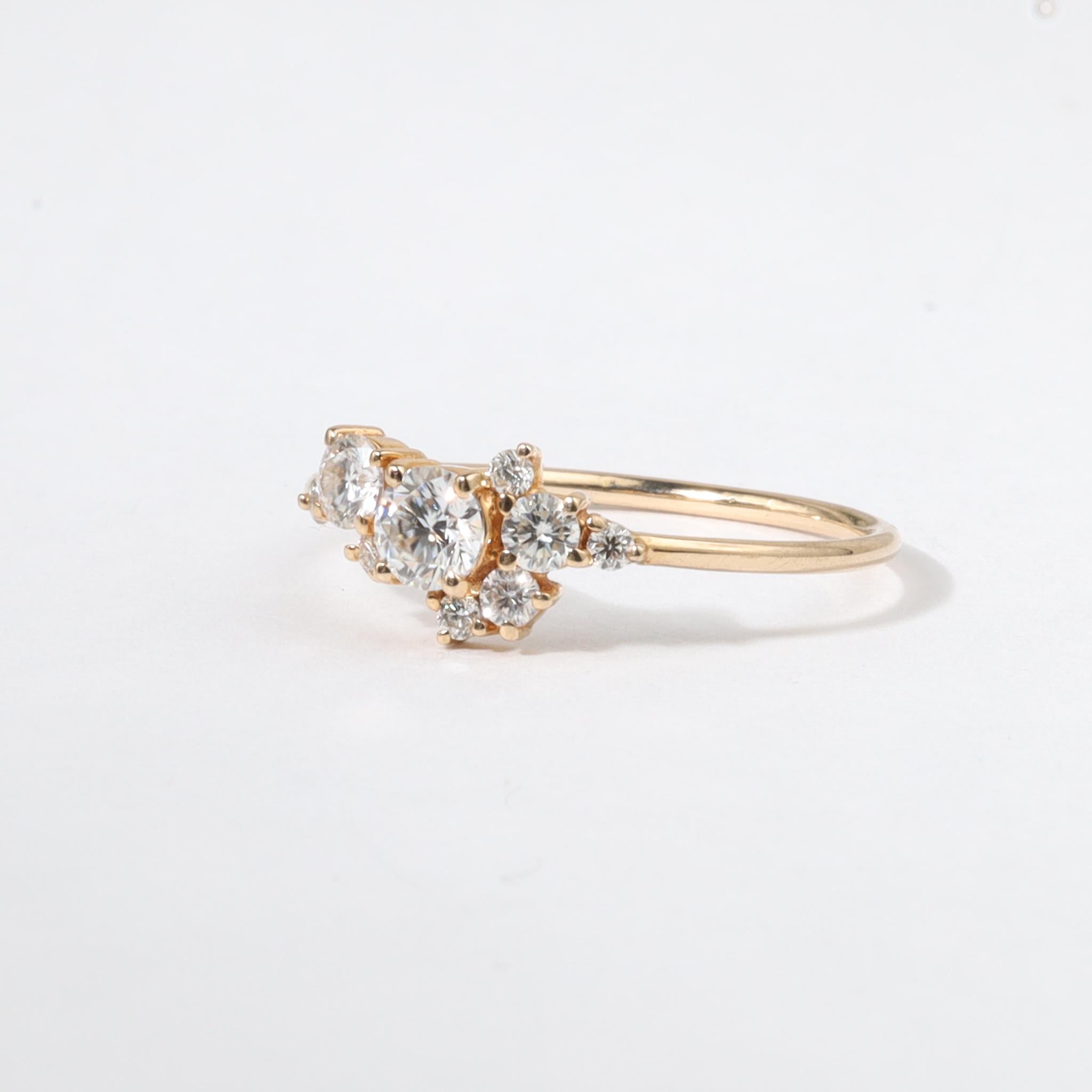 Verlobungsring aus 18 Karat Gelbgold mit GIA-zertifiziertem 0,50 Karat rundem Diamant-Cluster im Angebot 3