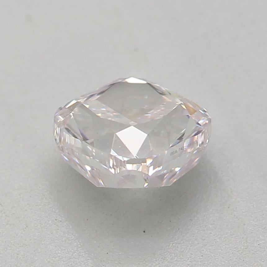 GIA Certified 0.51 Carat Light Pink VS2 Clarity Diamond In New Condition For Sale In บางรัก, TH
