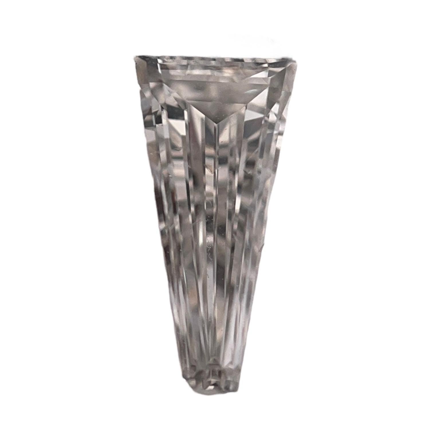 ARTIKELBEZEICHNUNG

ID-NUMMER: NYC57802
Form des Steins: Tbag
Gewicht des Diamanten: 0,51 Karat
Klarheit: SI1
Farbe: I
Schnitt:	Ausgezeichnet
Abmessungen: 8,44 x 4,19 x 2,31 mm
Symmetrie: Sehr gut
Polnisch: Sehr gut
Fluoreszenz: