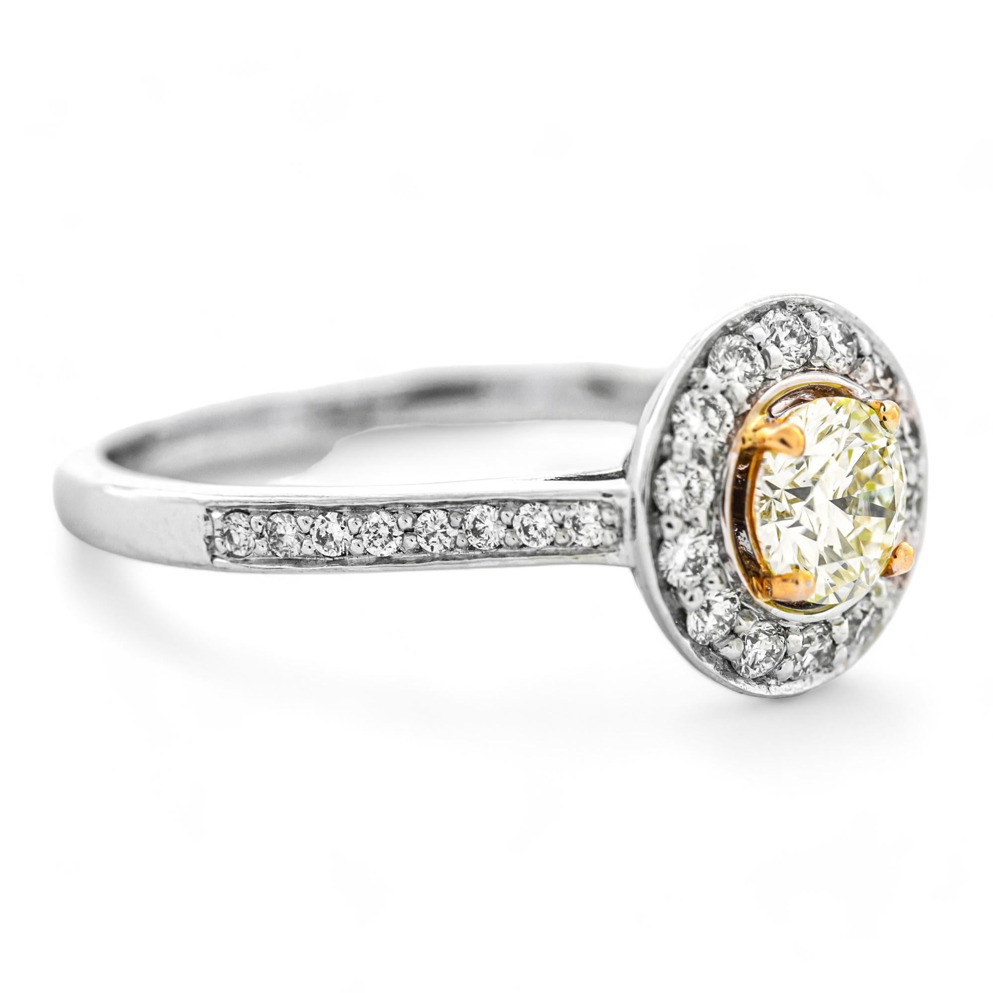 GIA Certified 0.51ct White Gold Fancy Colored VS2 Diamond Ring In New Condition For Sale In Ramat Gan, Tel Aviv District