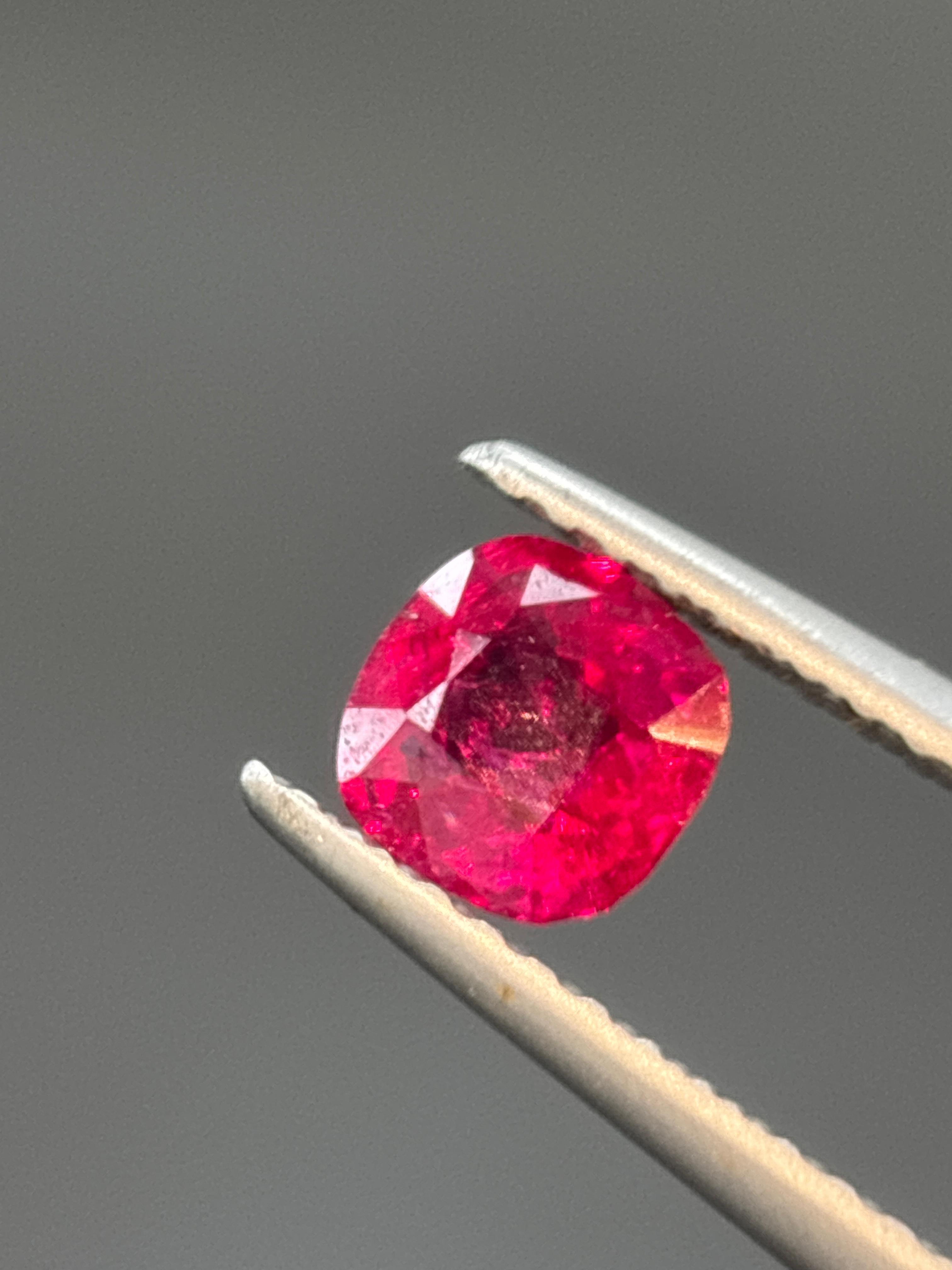 GIA-zertifiziert 0,52 Karat Burma No Heat Natural Vivid Red Ruby im Zustand „Neu“ im Angebot in Kowloon, HK