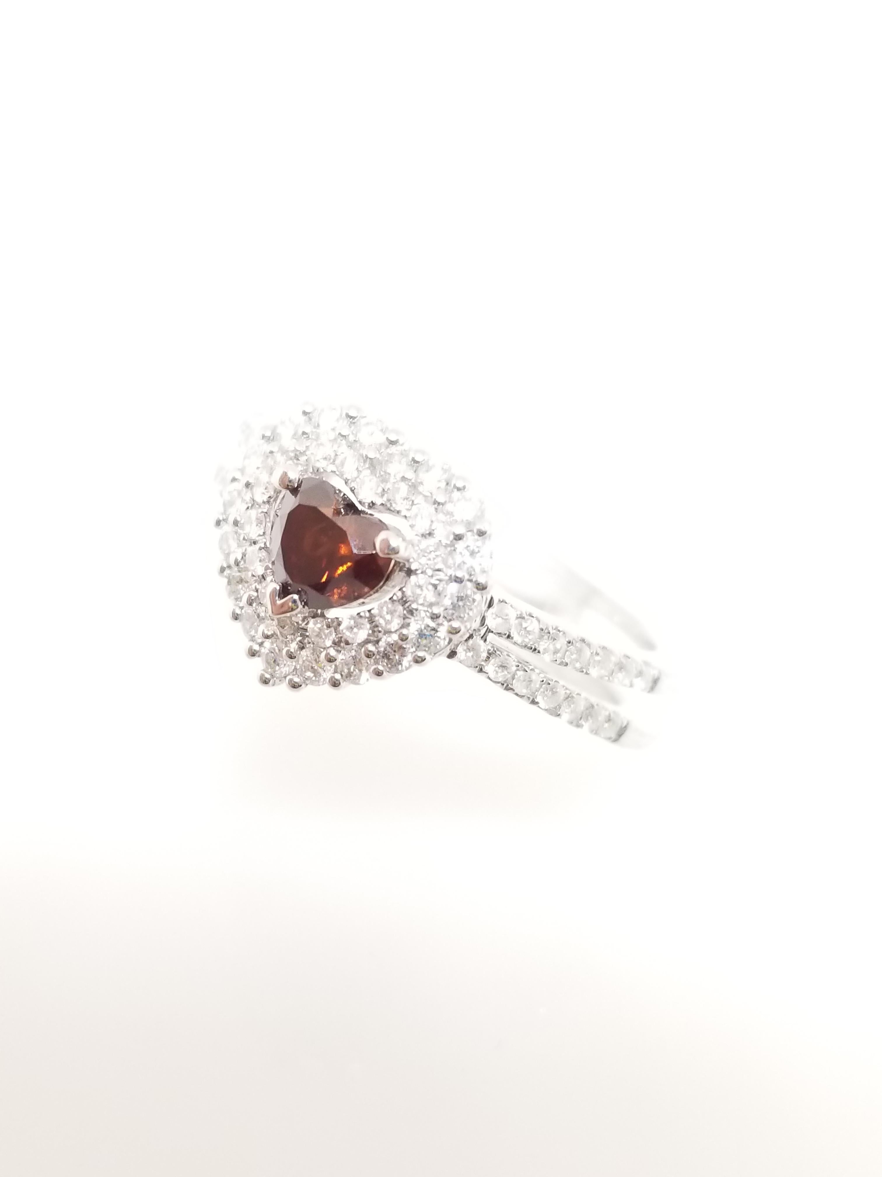 GIA 0,52 Karat Fancy REDDISH BROWN Herzförmiger Ring aus 18 Karat Weißgold Damen