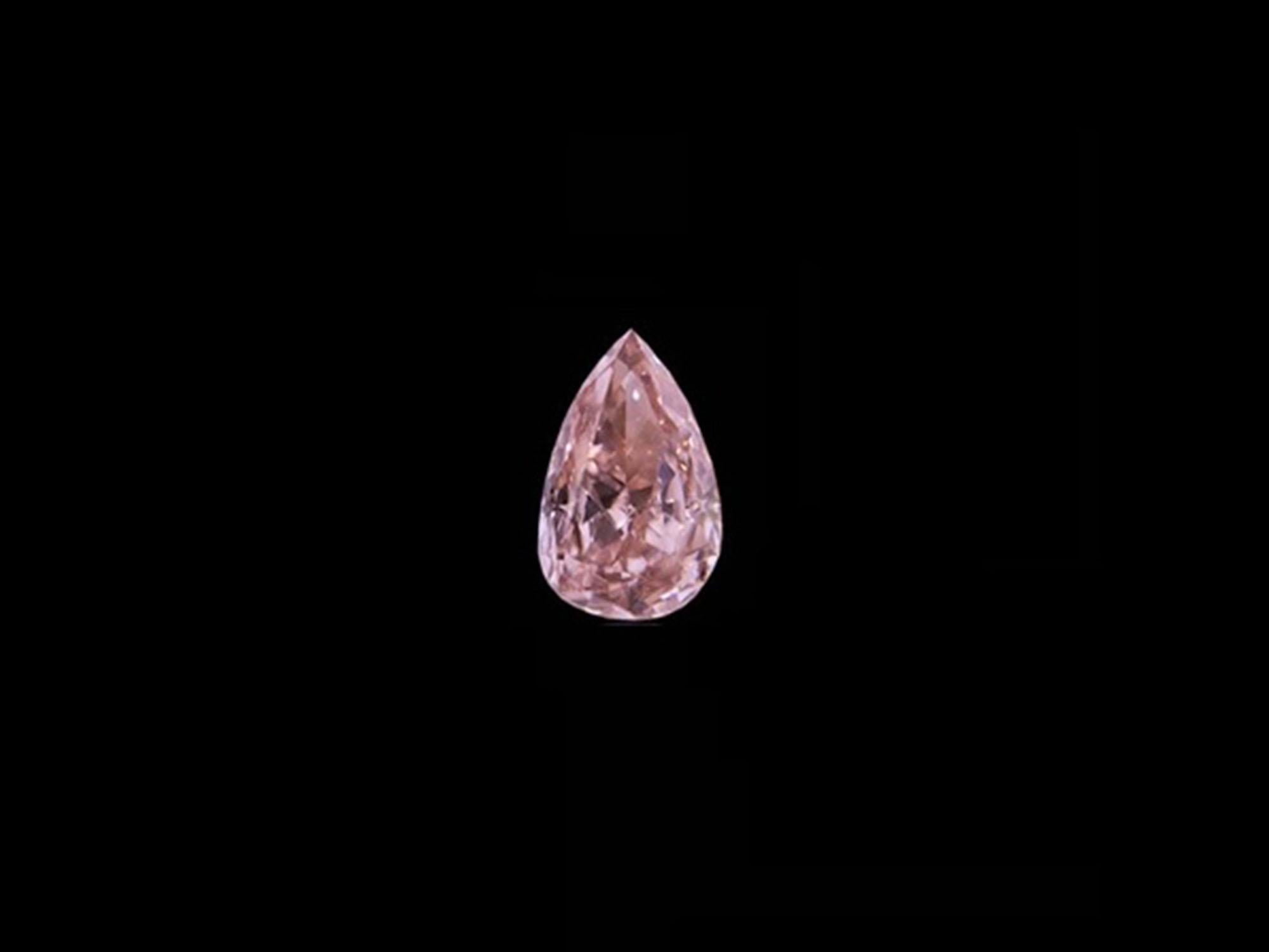 GIA Certified 0.52 Carat Fancy Orangy Pink Pear Shape Diamond Ring In New Condition For Sale In New York, NY