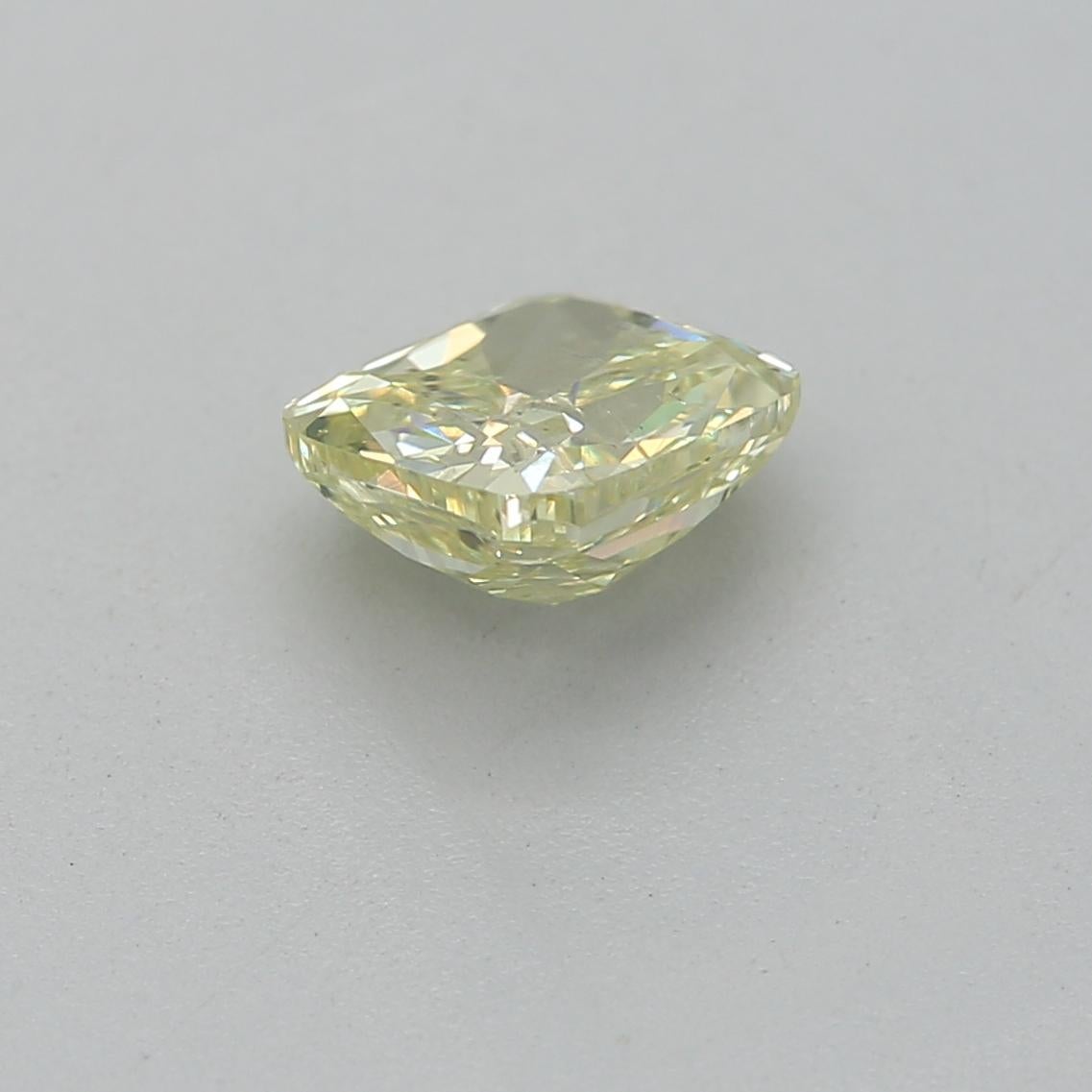 GIA Certified 0.53 Carat Fancy Green Yellow SI2 Clarity Diamond In New Condition For Sale In บางรัก, TH