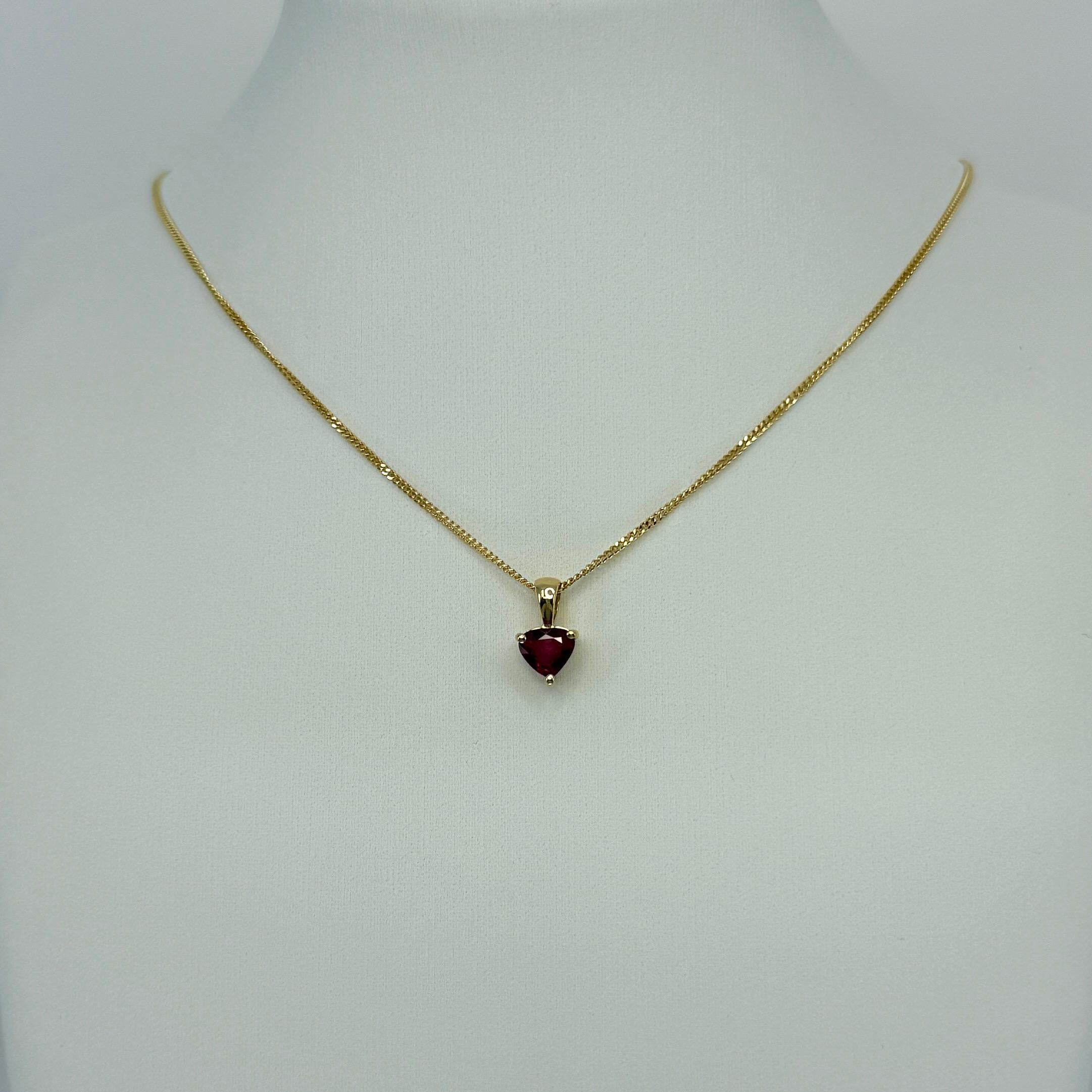 GIA zertifiziert 0,53ct unbehandelten Herzschliff Rubin 18k Gelbgold Anhänger Halskette für Damen oder Herren im Angebot