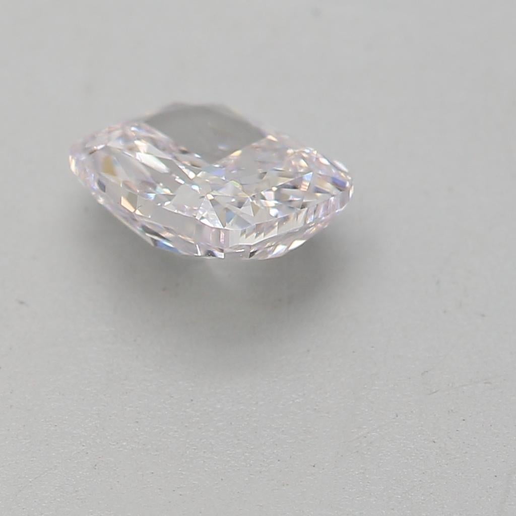 GIA Certified 0.56 Carat Light Pink VS1 Clarity Diamond In New Condition For Sale In บางรัก, TH