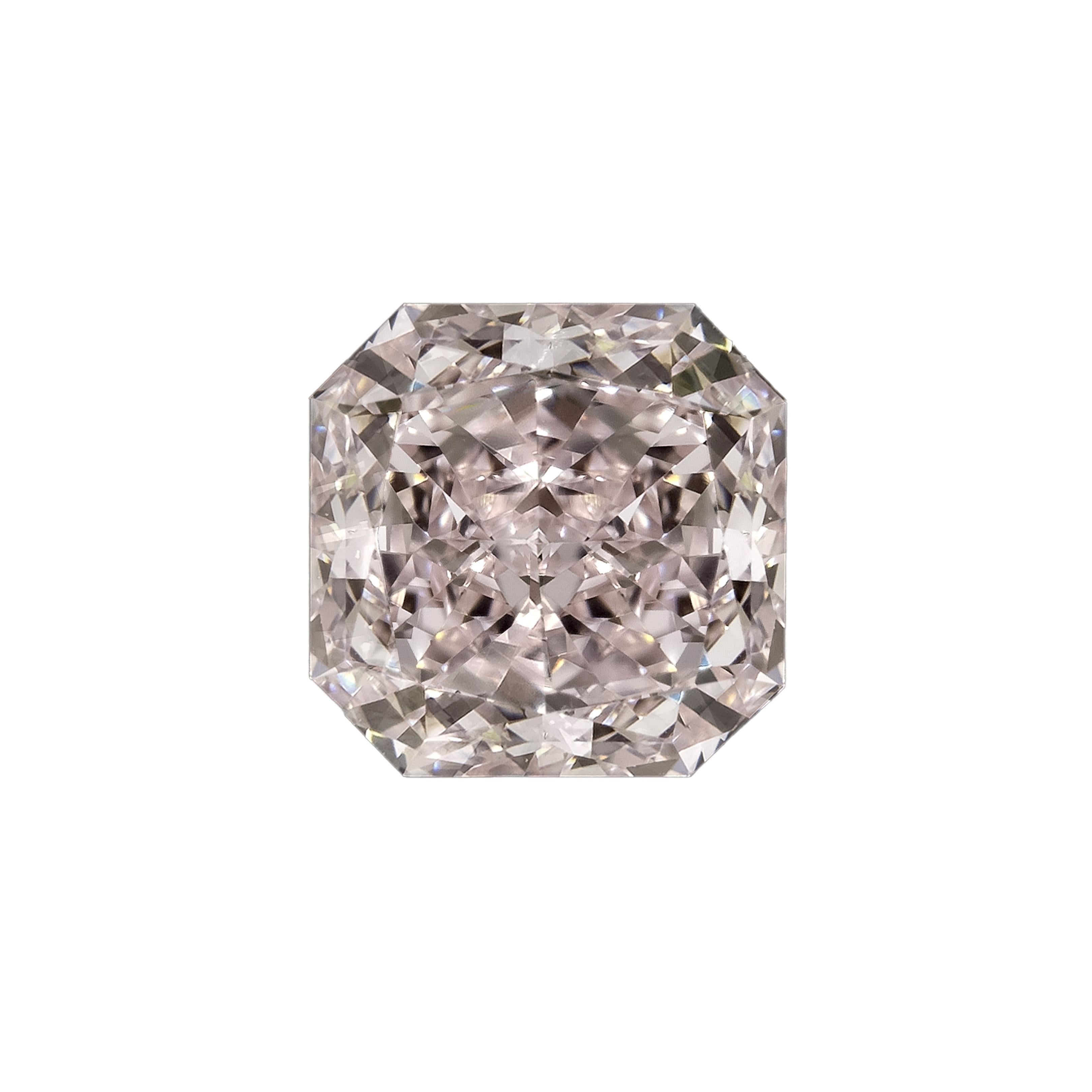 GIA Certified 0.56 Carat Radiant Cut Pink Diamond Ring In New Condition For Sale In New York, NY