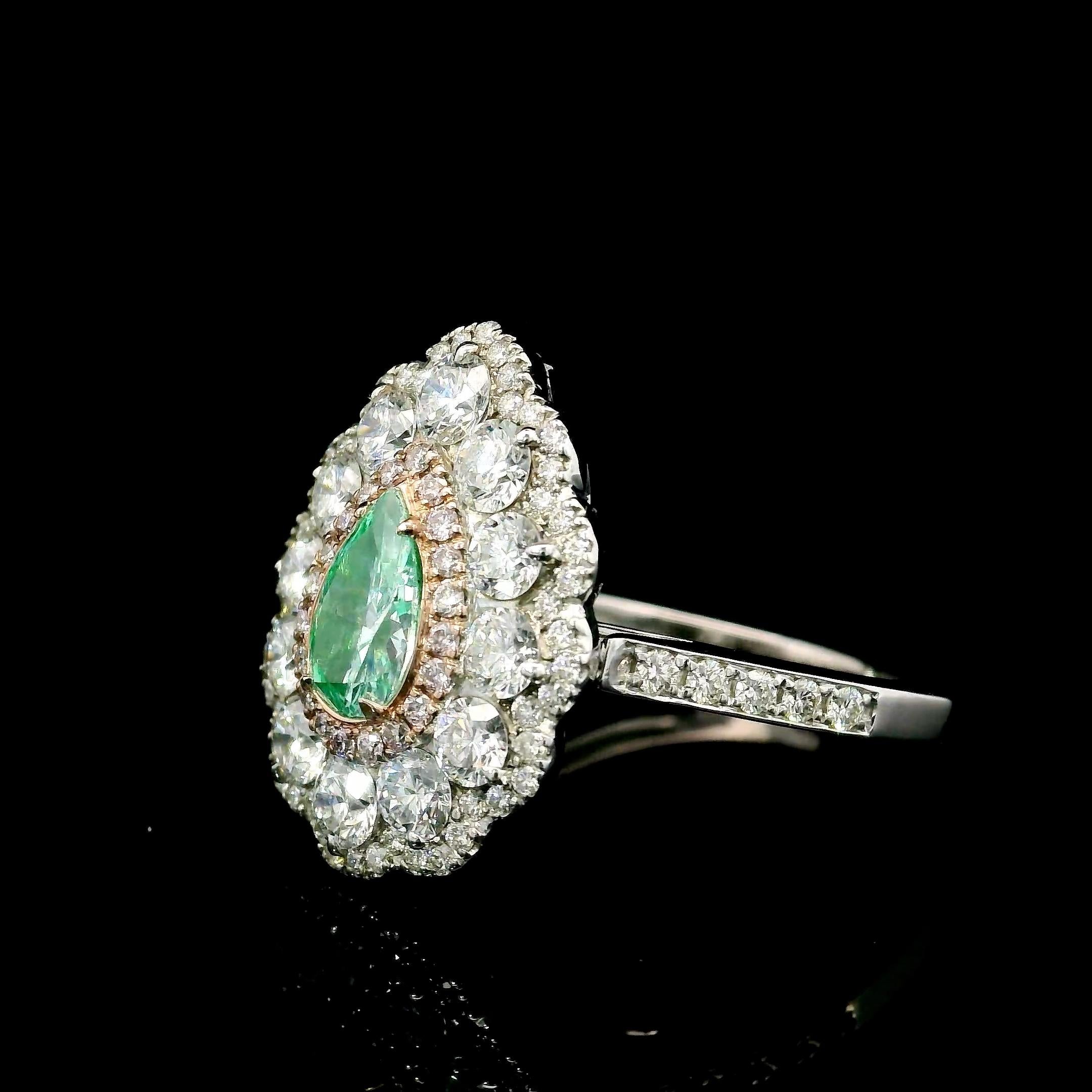 GIA Certified 0.57 Carat Fancy Light Bluish Green SI2 Clarity Diamond Ring In New Condition For Sale In บางรัก, TH
