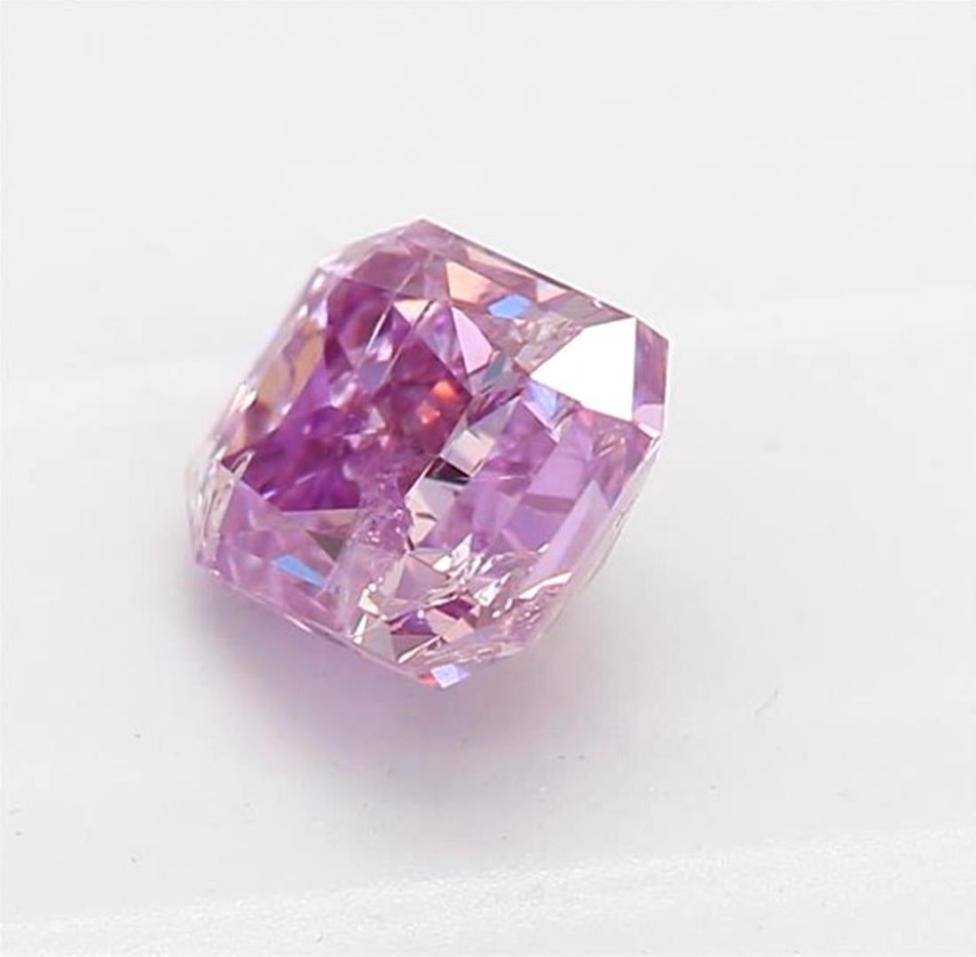 GIA-zertifiziert 0,57 Karat Fancy Lila Rosa I2 Reinheit Diamant (Radiantschliff) im Angebot