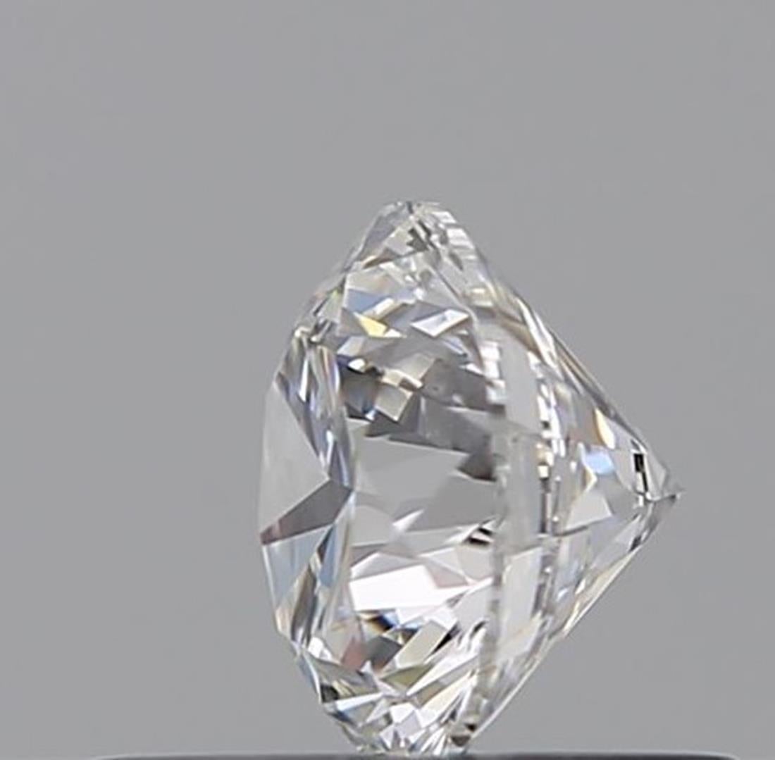 Taglio rotondo Diamante certificato GIA da 0,58 carati con colore E e purezza VS1 in vendita