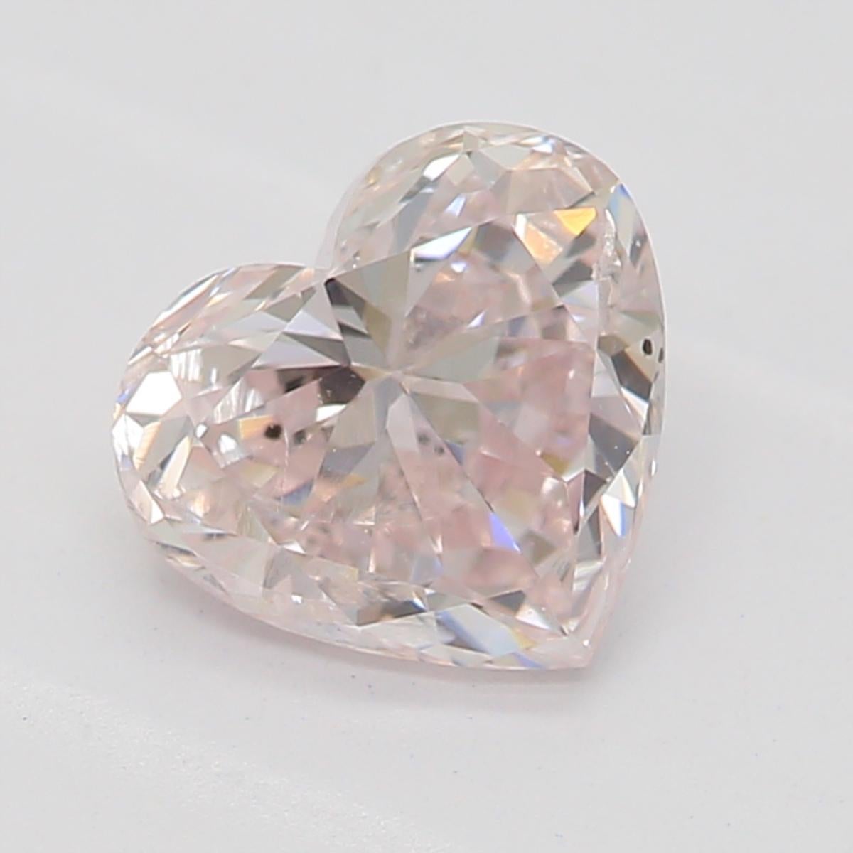 Cuore Diamante rosa chiaro certificato GIA da 0,58 carati in vendita